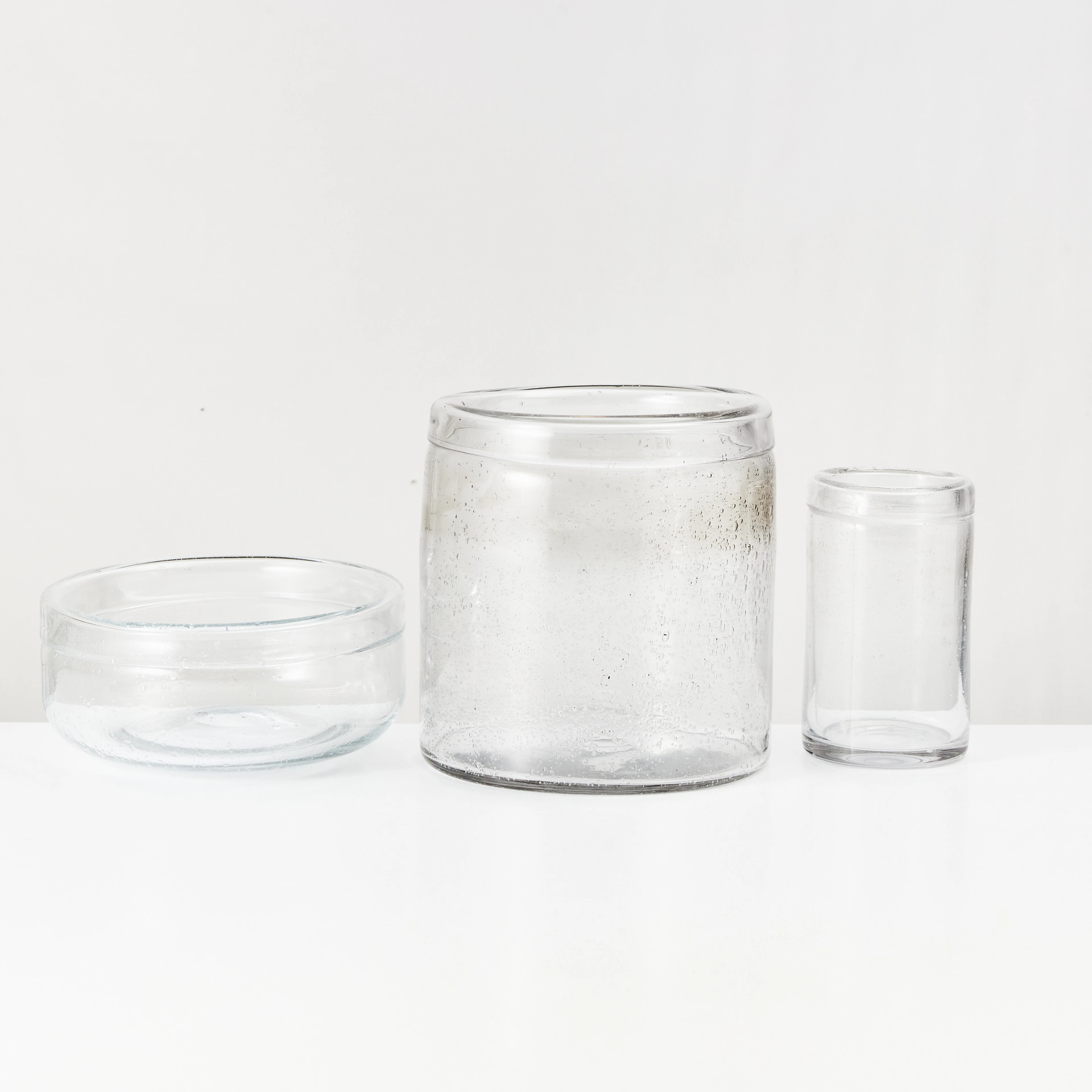 ERIK HÖGLUND. Vaser 2 stycken och skål, klarglas, Boda,signerade H275/250