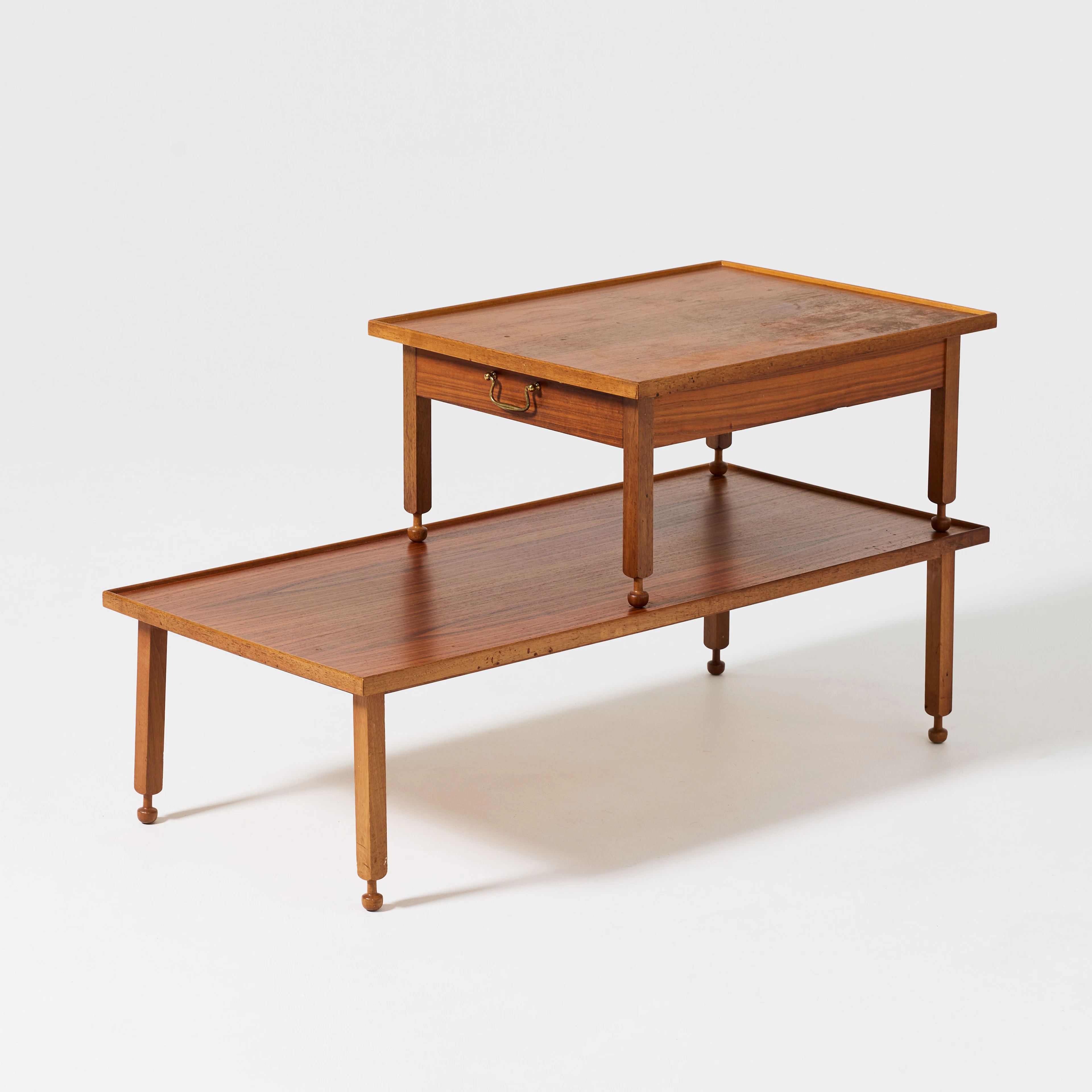 JOSEF FRANK. Sidobord, Firma Svenskt Tenn, 1940/50-tal, modellnummer