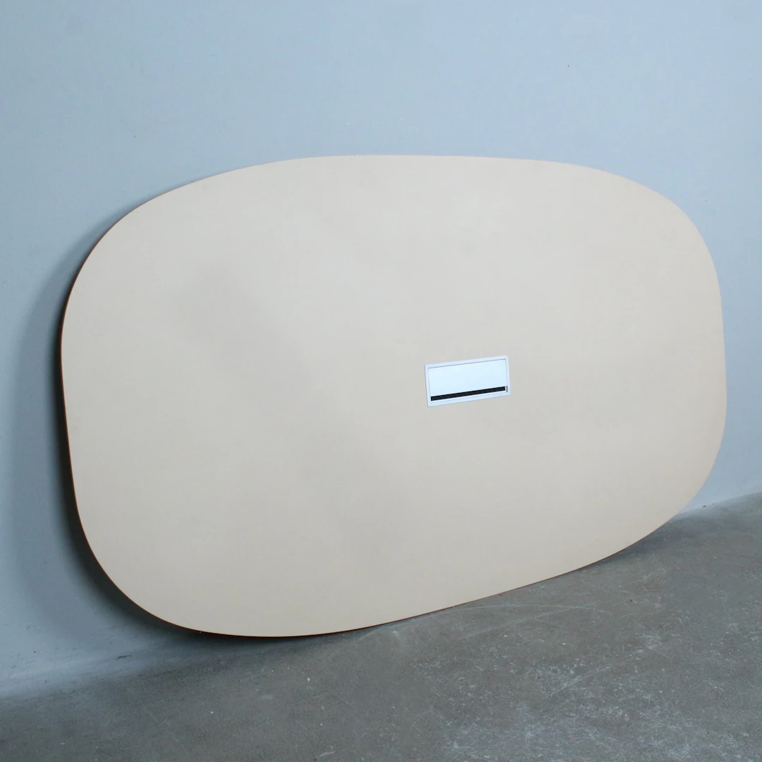CHARLES EAMES. Segmented Table Platte.