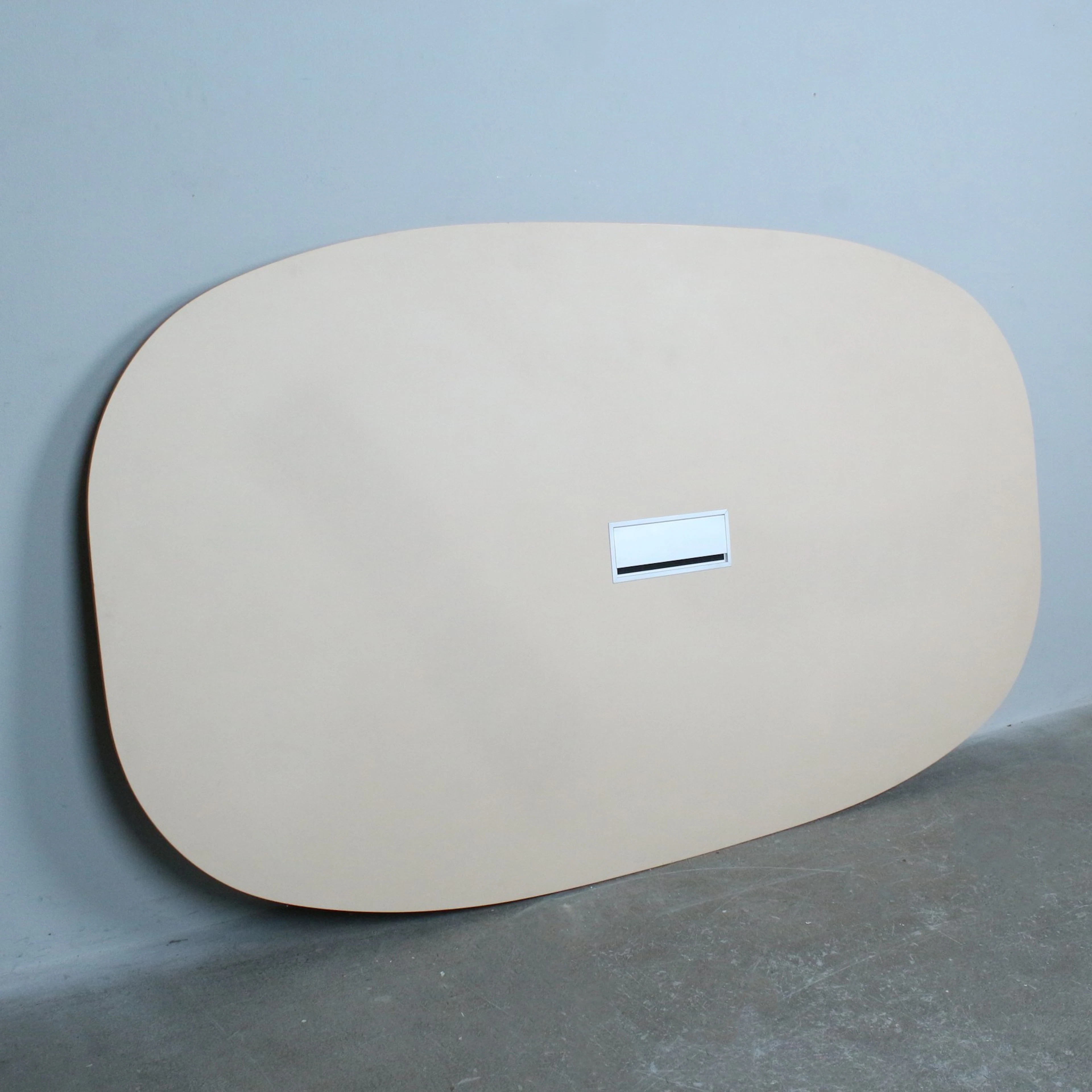 CHARLES EAMES. Segmented Table Platte.