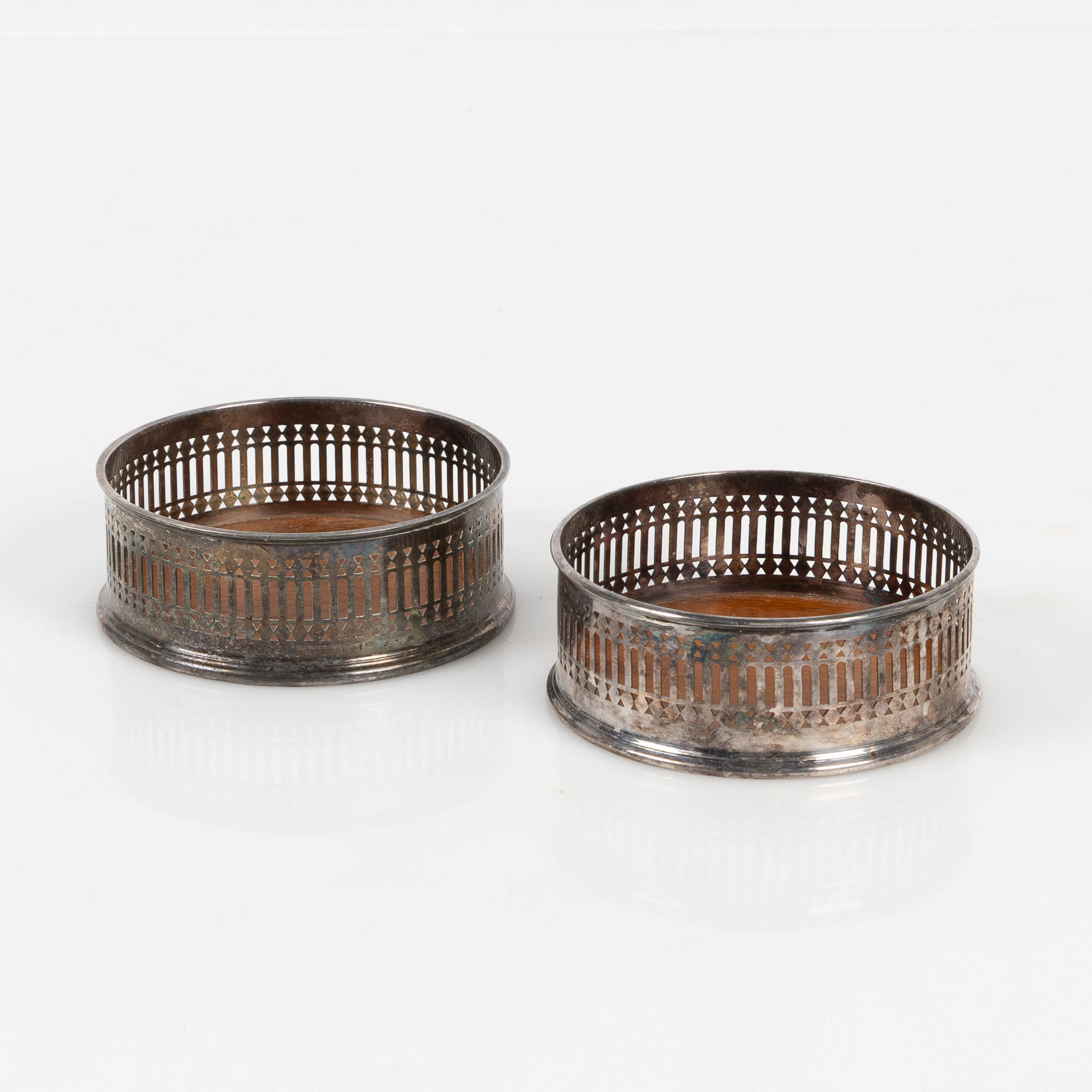 COASTERS, 2 stycken, silver, svenska stämplar, Nordisk Silverkonst
