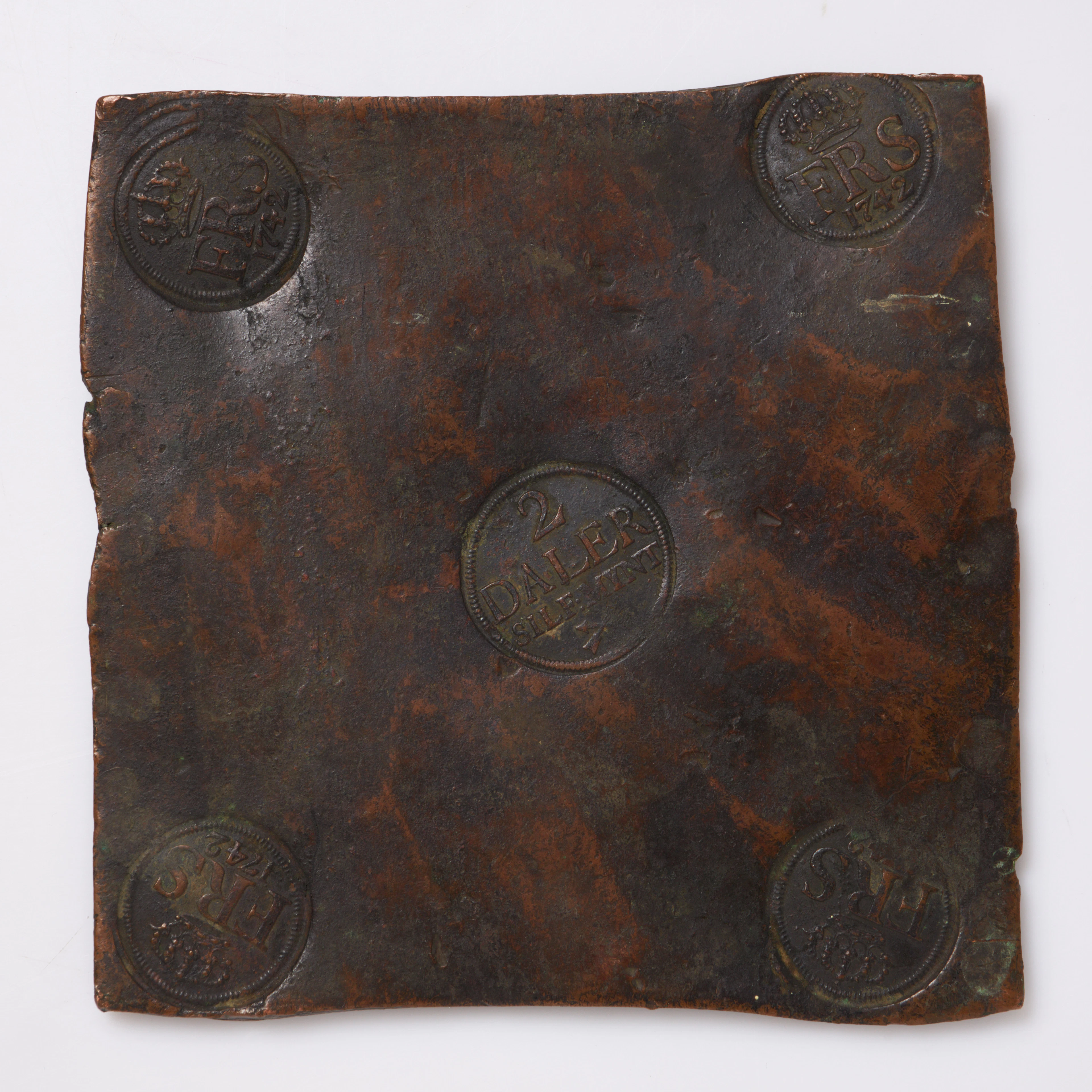 PLÅTMYNT. Fredrik I, silvermynt 1742, 2 daler.