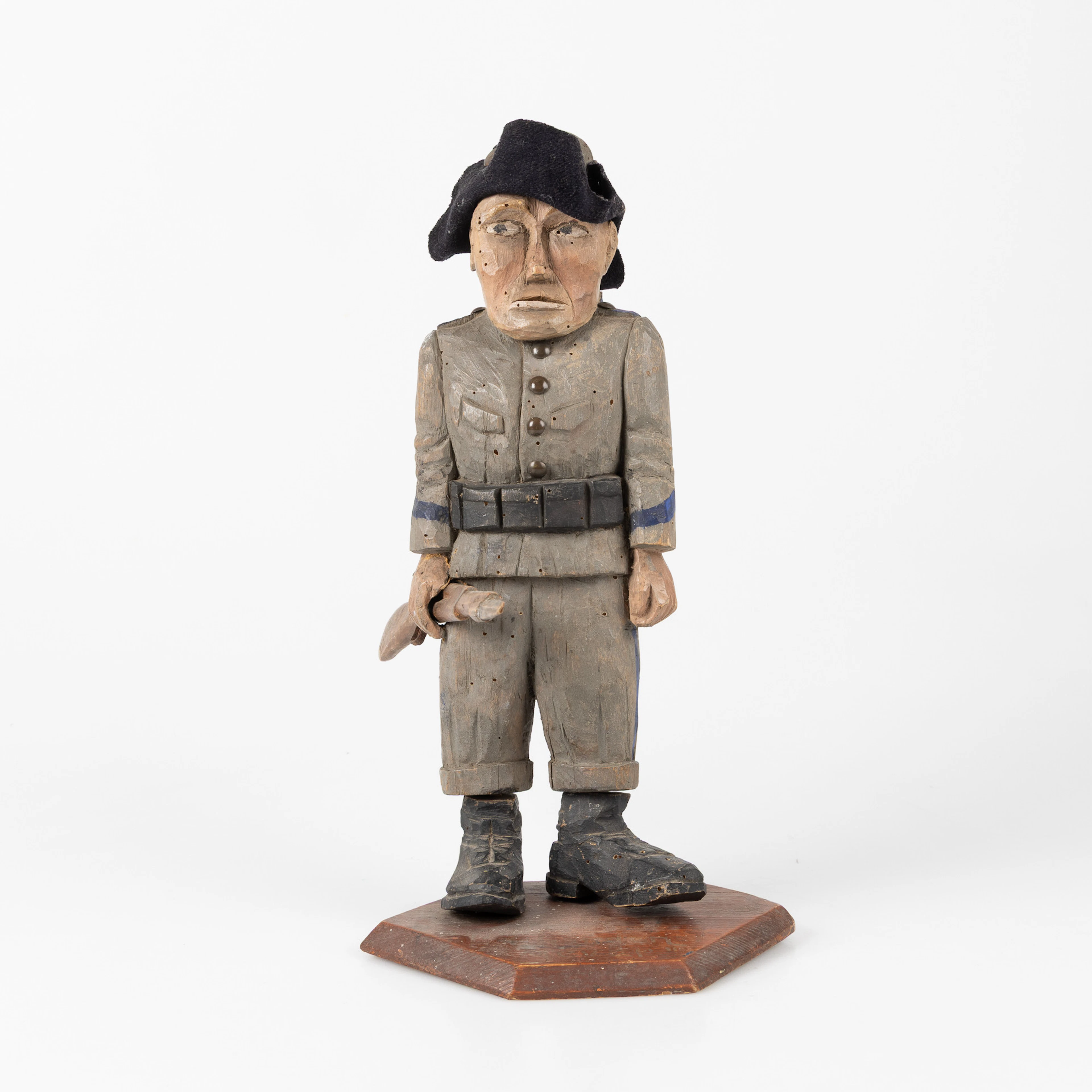 SKULPTUR. "Uti handen gevär", svensk landstormsoldat, tidigt 1900-tal