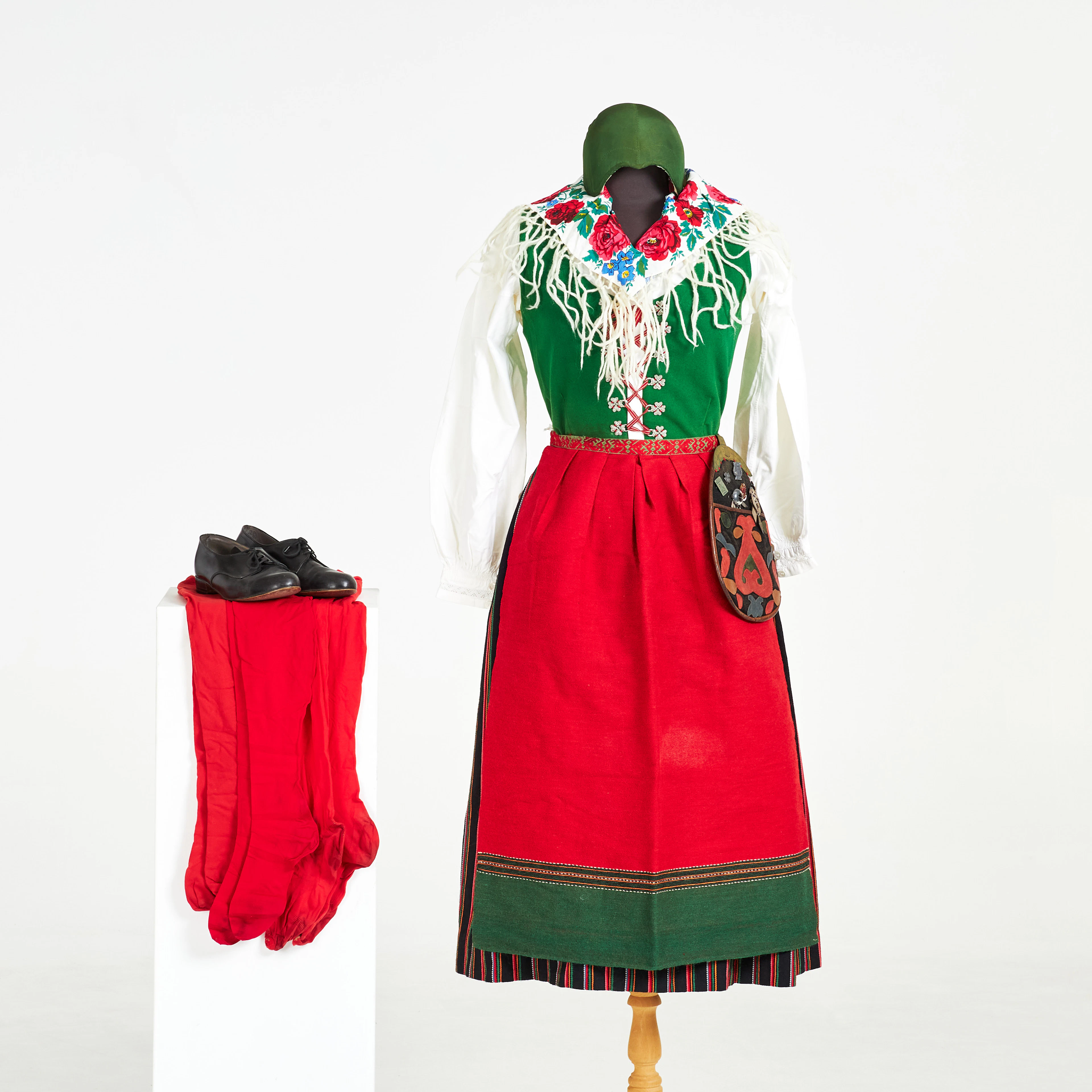 FOLKDRÄKT. Sundborn, 1900 talets mitt, kjol med livstycke, halskläde