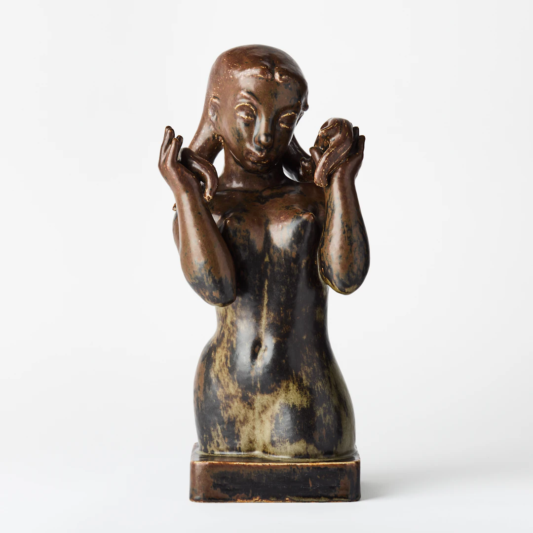 JOHANNES HEDEGAARD. Skulptur, Royal Copenhagen, flicka i halvfigur