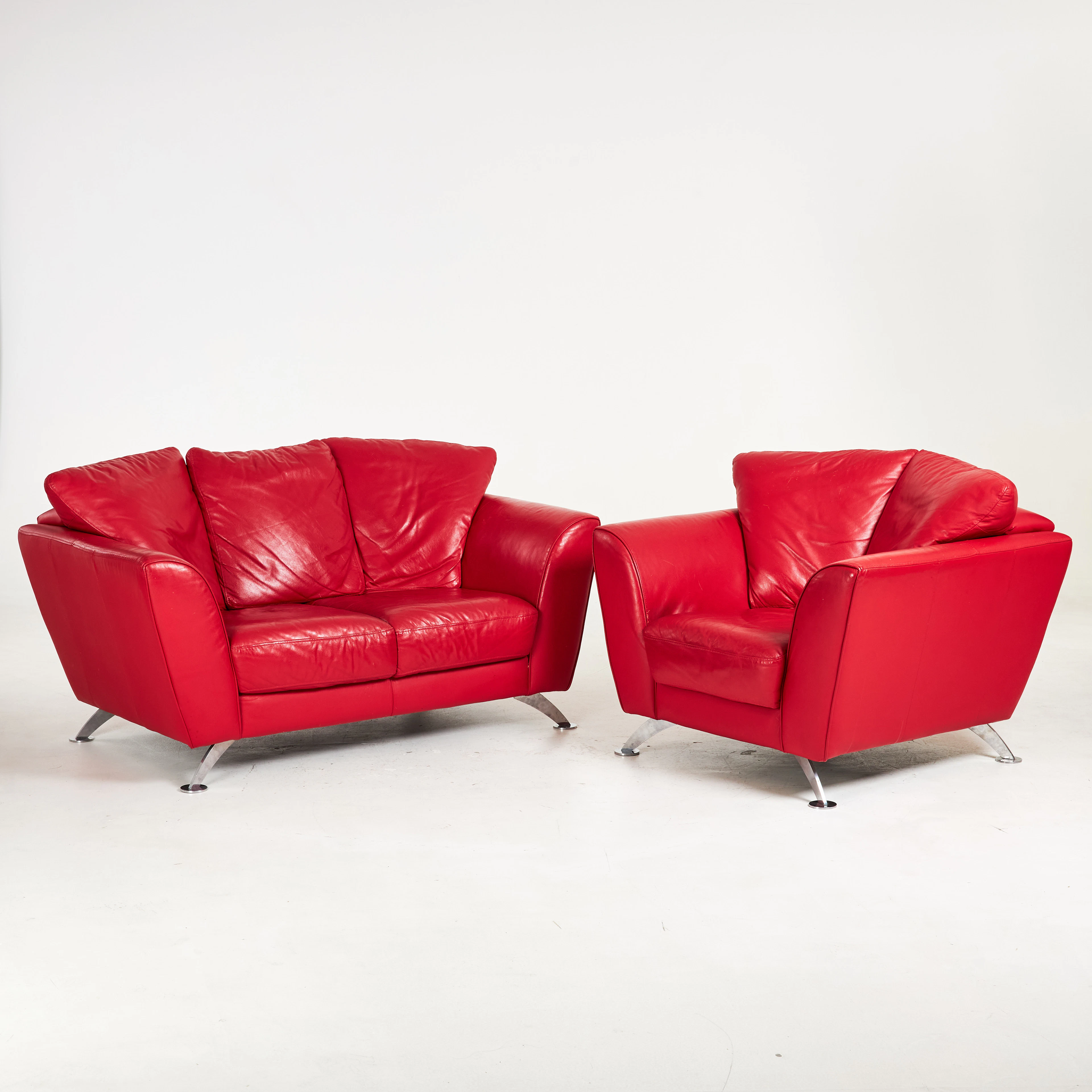 SOFFA SAMT FÅTÖLJ, "Natuzzi", Italien, röd skinnklädsel, förkromad