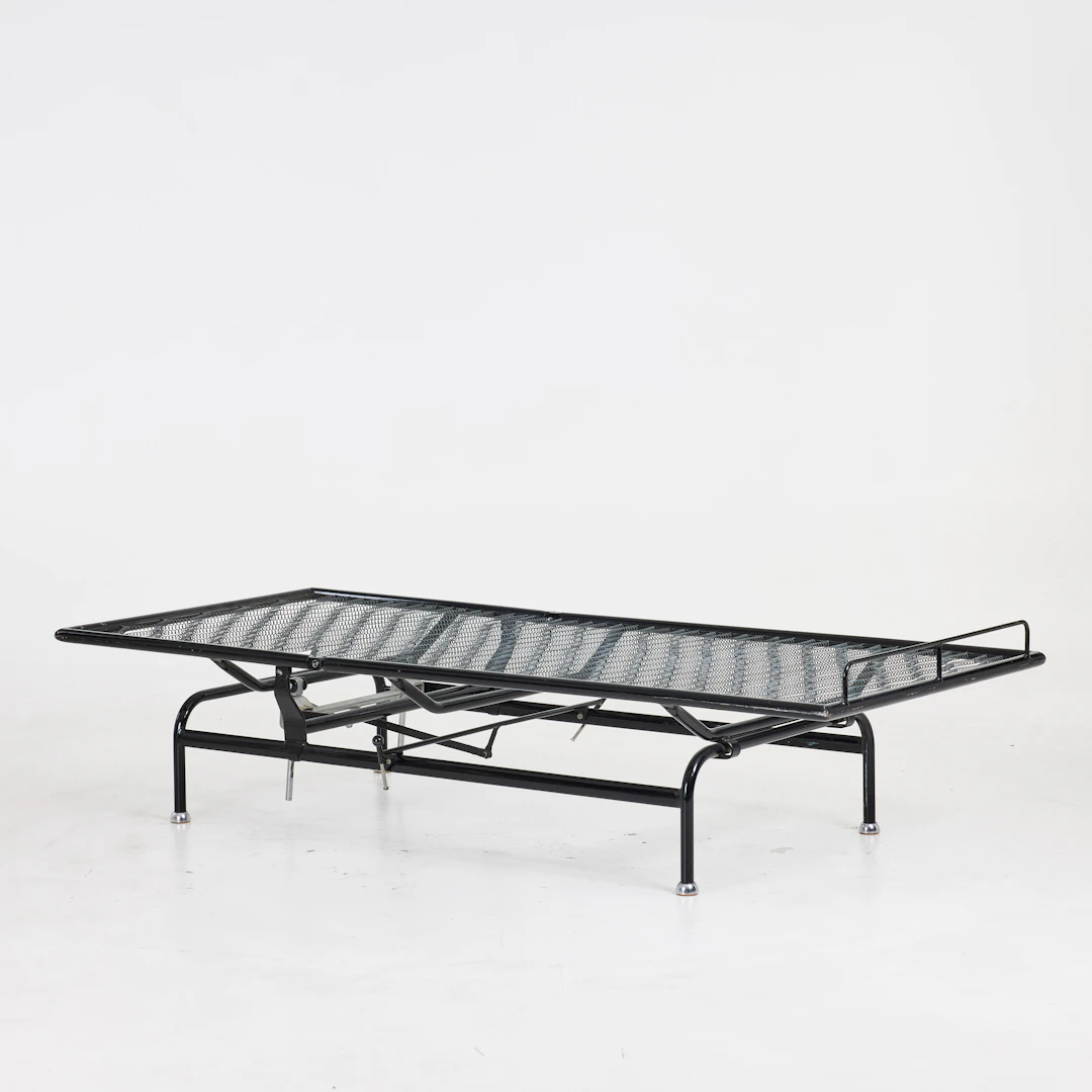 SÄNG/DAGBÄDD. Funkisstil, Nordiska Kompaniet, 1950 tal, stomme i metall