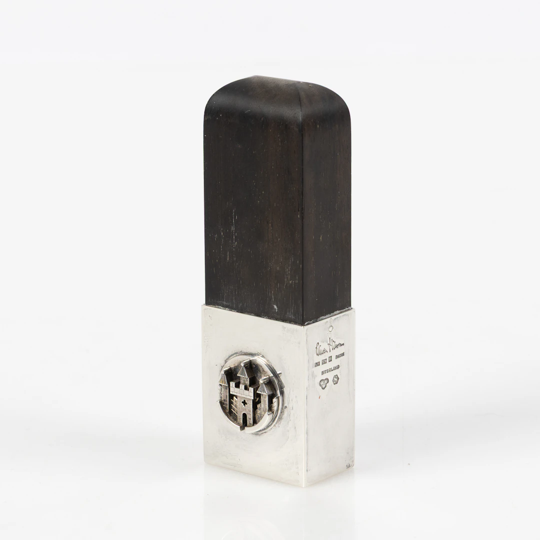 WIWEN NILSSON. Sigillstämpel, sterlingsilver och svärtat trä, Lund 1949.