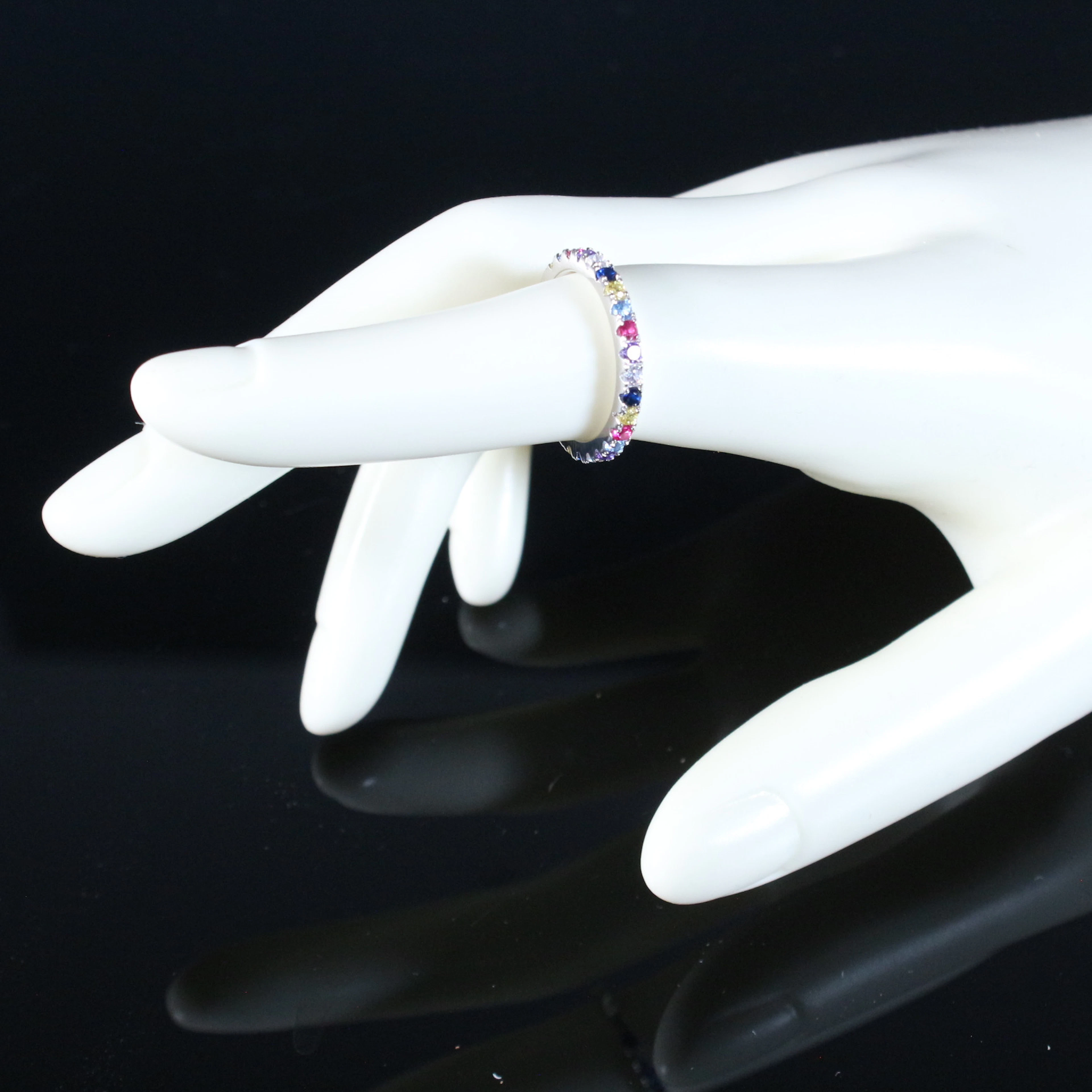 MERALIN JEWELRY. Rainbow Ring mit bunten Zirkonia im Brillantschliff