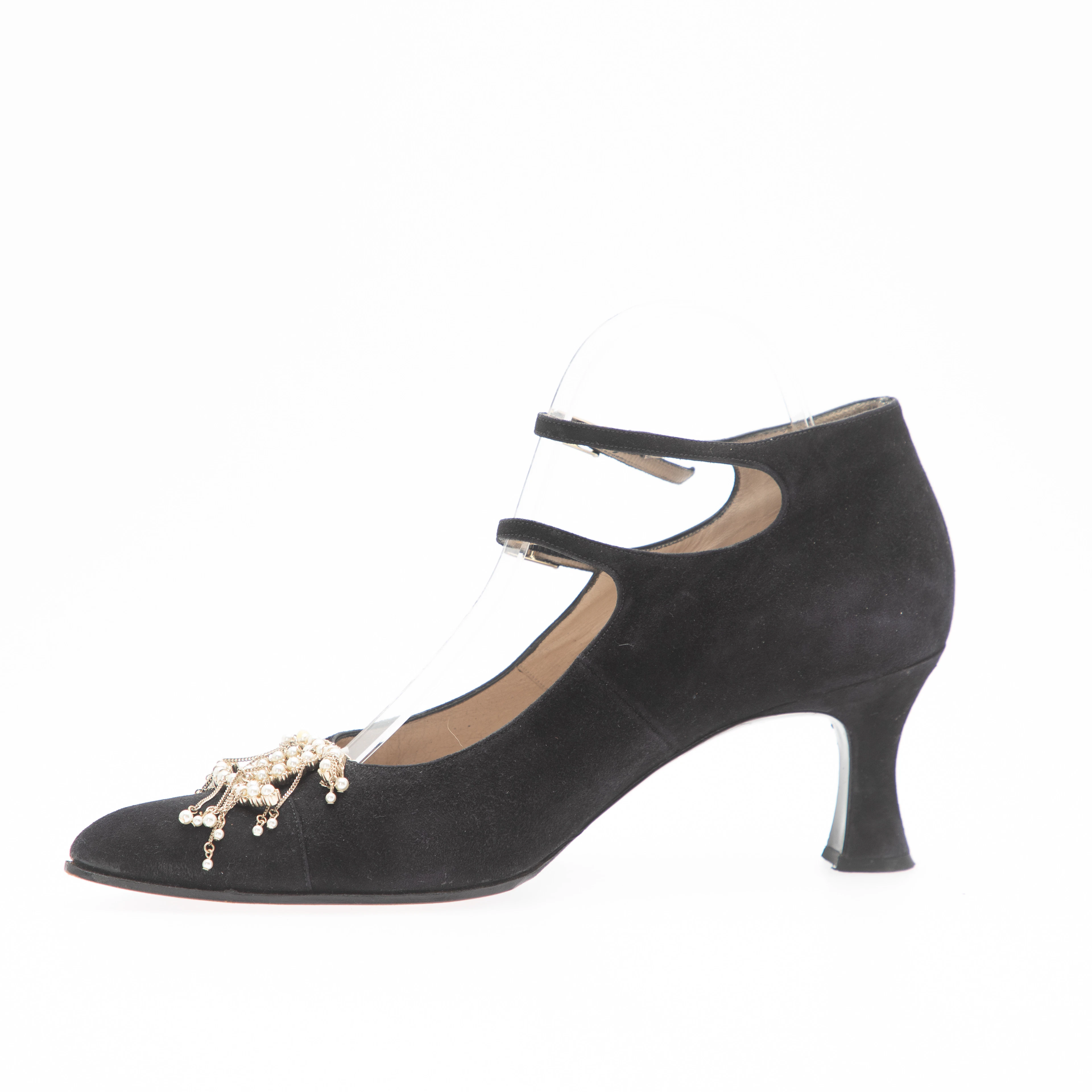 CHANEL. Pumps, Wildleder, Perlenketten, Größe 41.