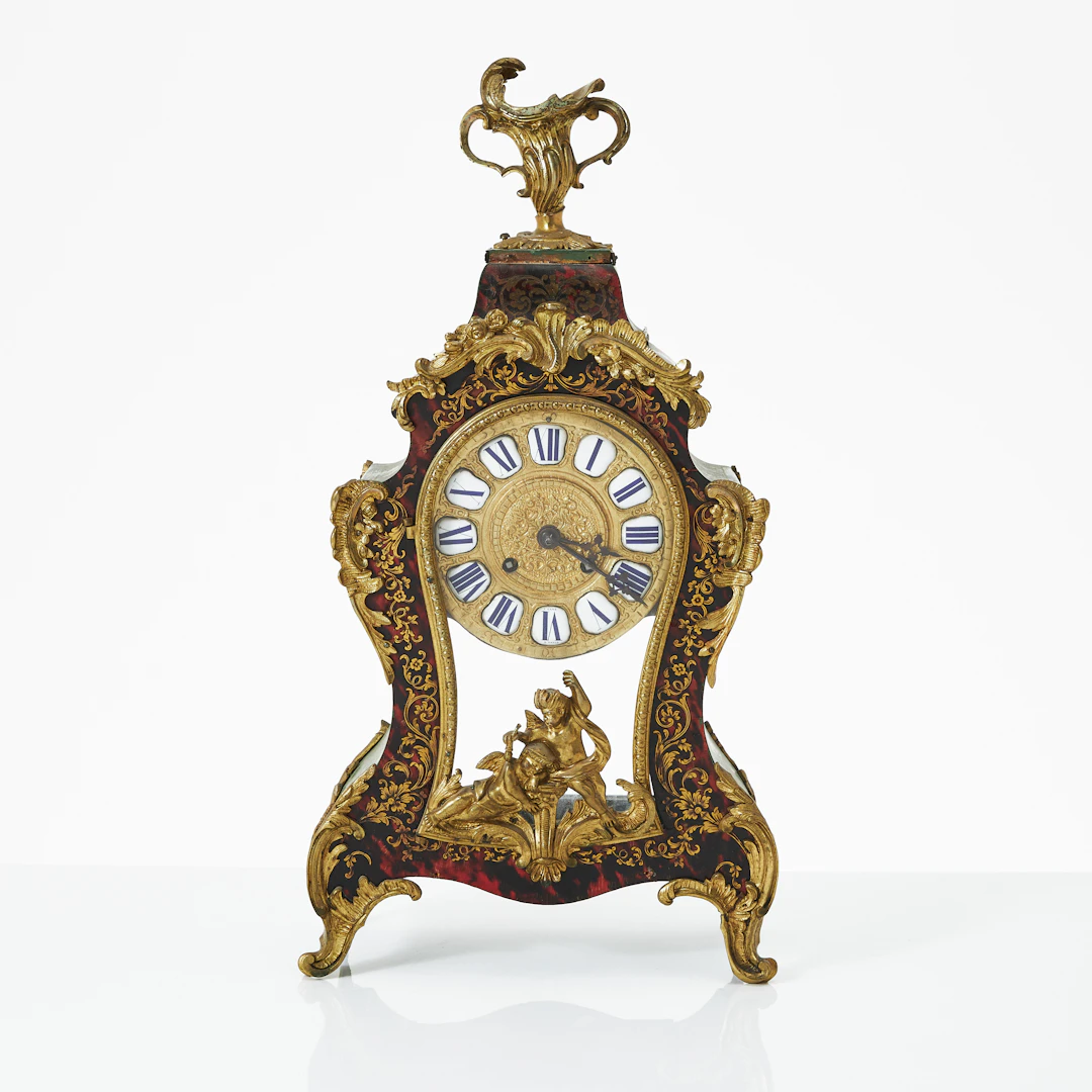 BORDSPENDYL, Louis XV-stil, boulleteknik, förgylld dekor, 1800-talets