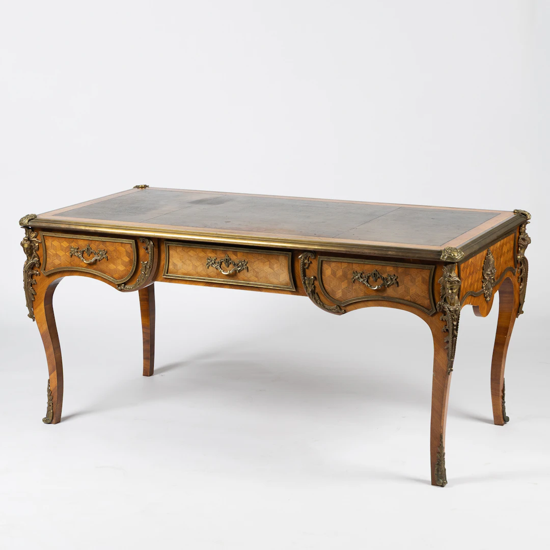 SKRIVBORD, Louis XV-stil, omkring år 1900-tal, fanerat med olika träslag