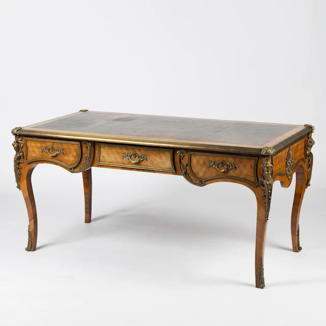 SKRIVBORD, Louis XV-stil, omkring år 1900-tal, fanerat med olika träslag