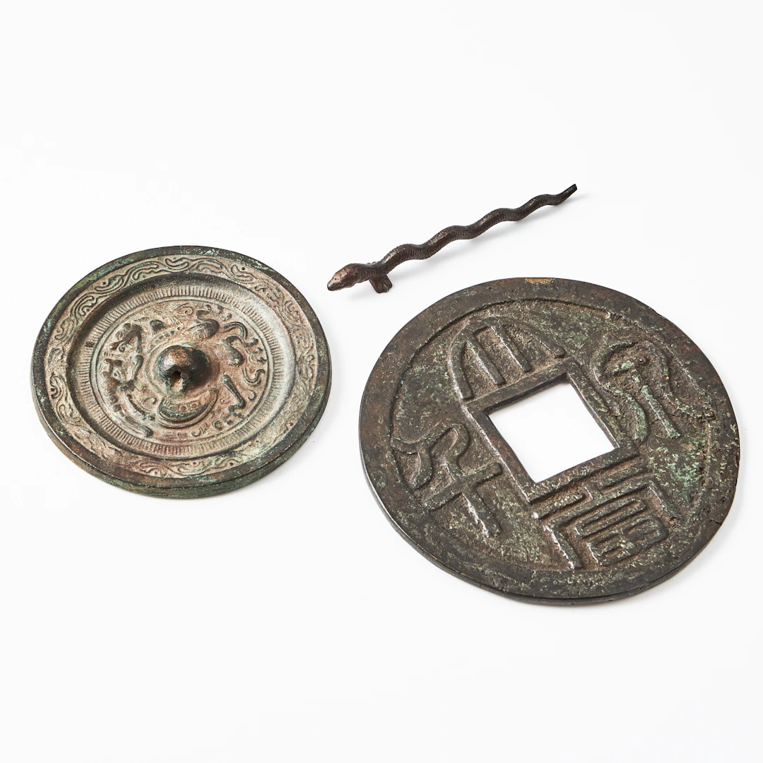 SPEGEL, AMULETT, PENSELSTÄLL, brons, Kina, 18/1900-tal, dekor med