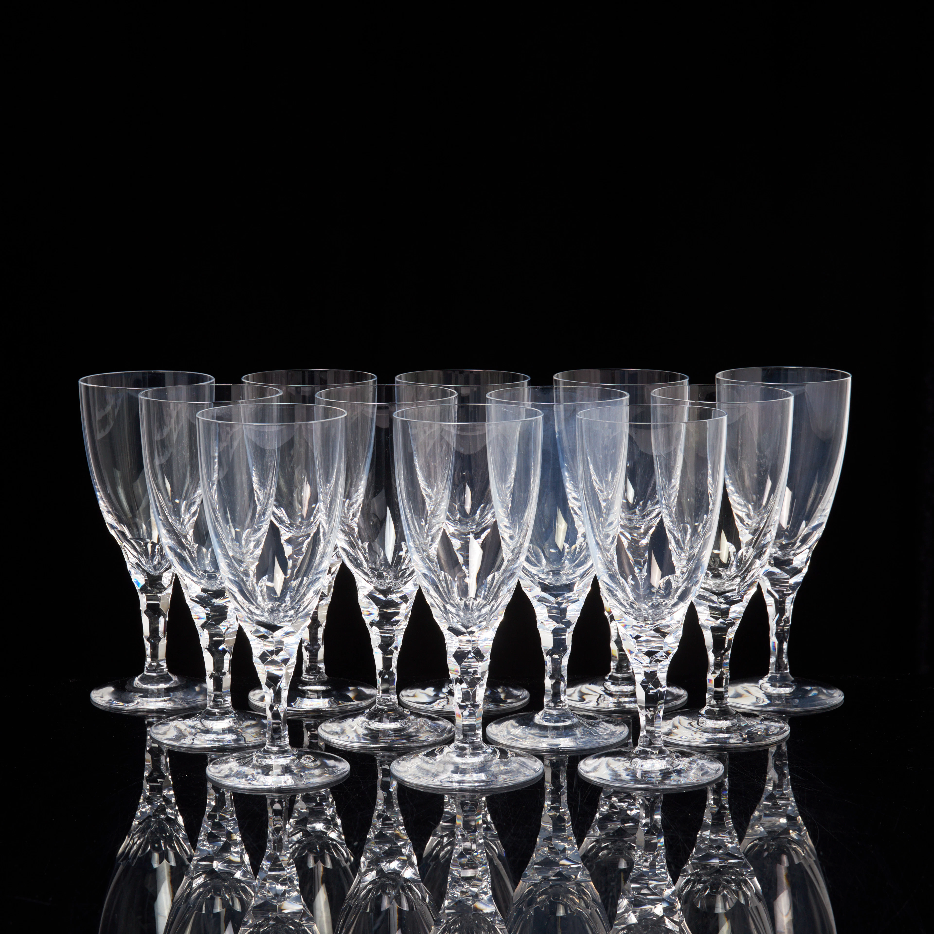 INGEBORG LUNDIN. Rödvinsglas, 12 st, "Carina", Orrefors, slipad helkristall.