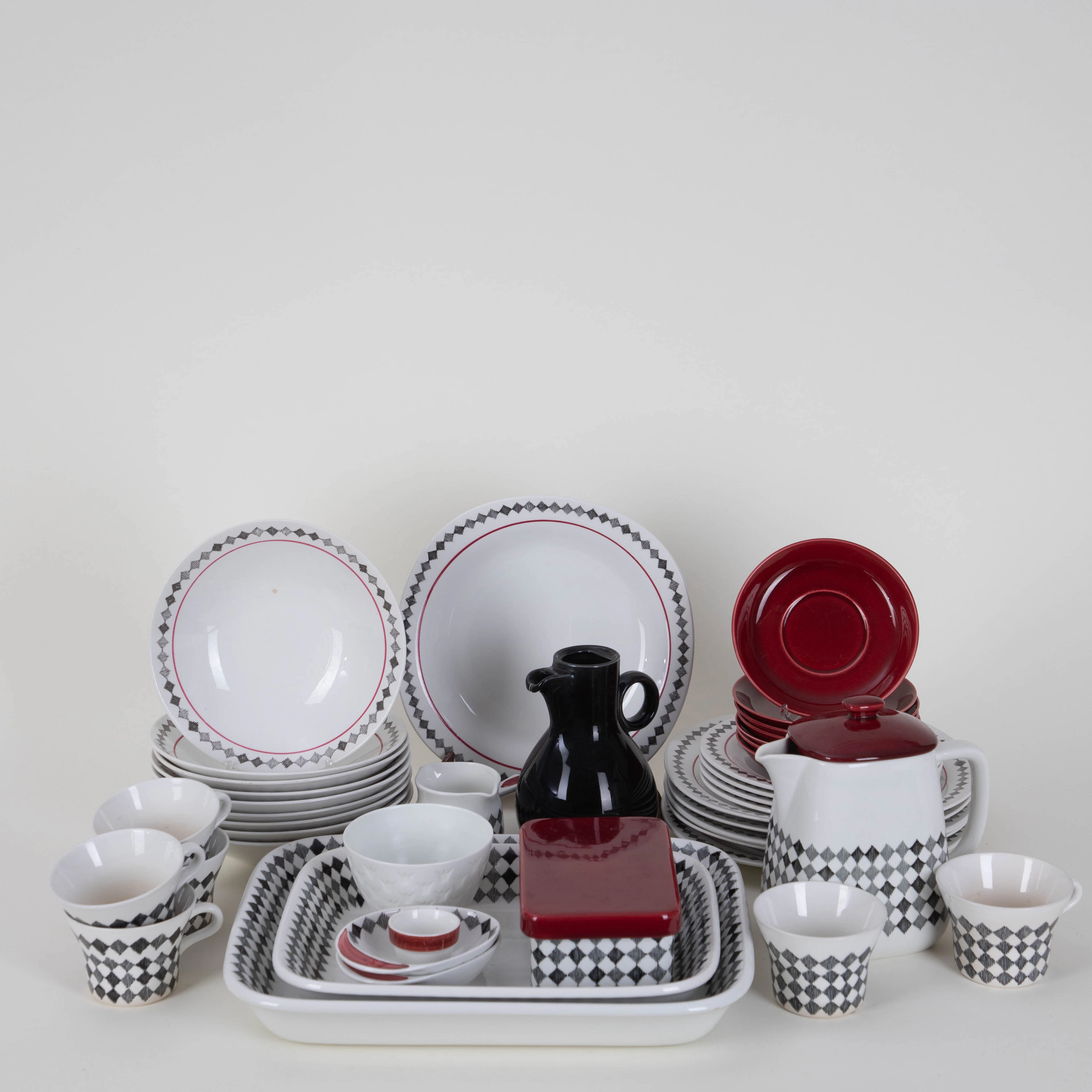 MARIANNE WESTMAN. Rörstrand, Restservice "Red Top", 1950-1960er Jahre (43).