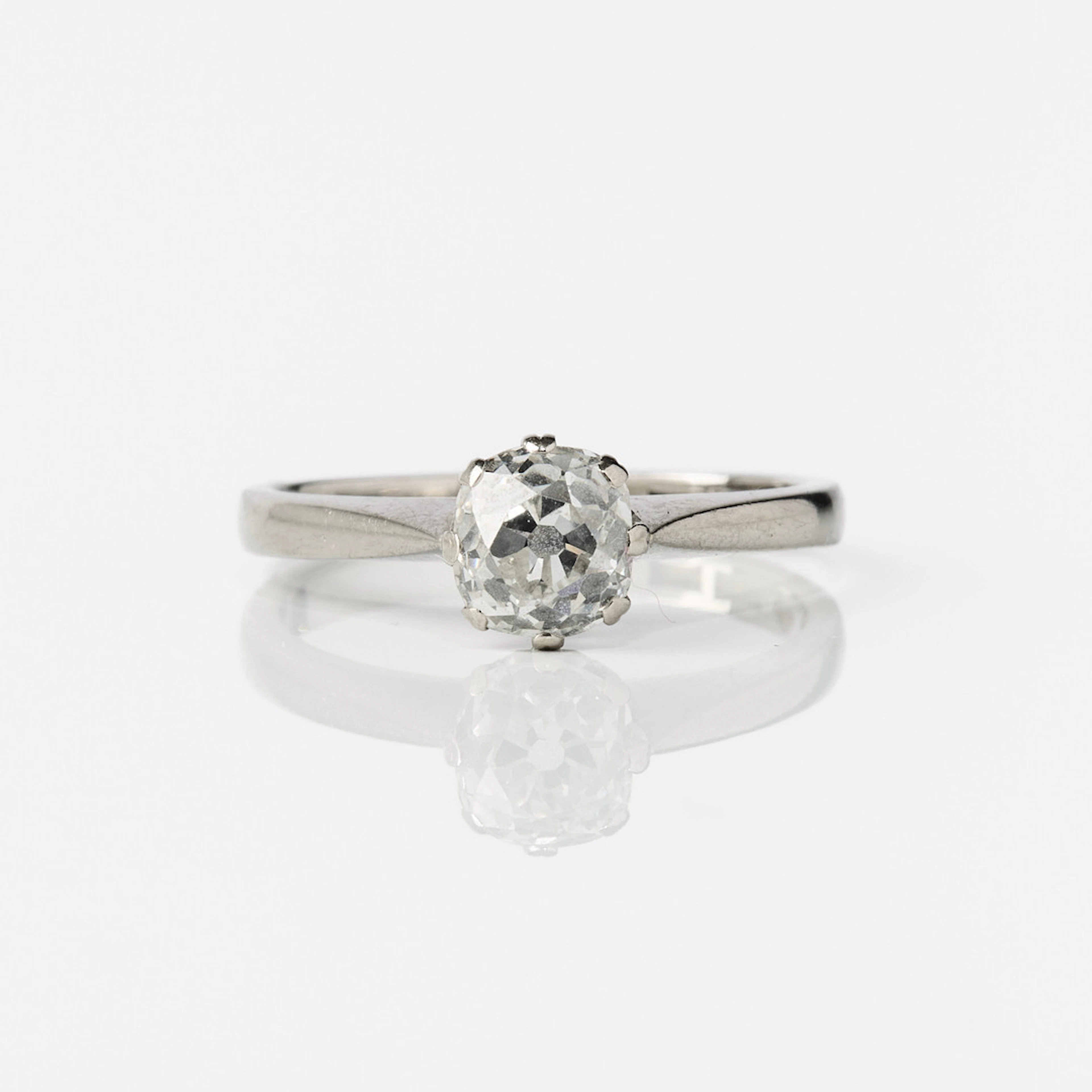 ENSTENSRING, 18K vitguld med en diamant, Stockholm 1962.