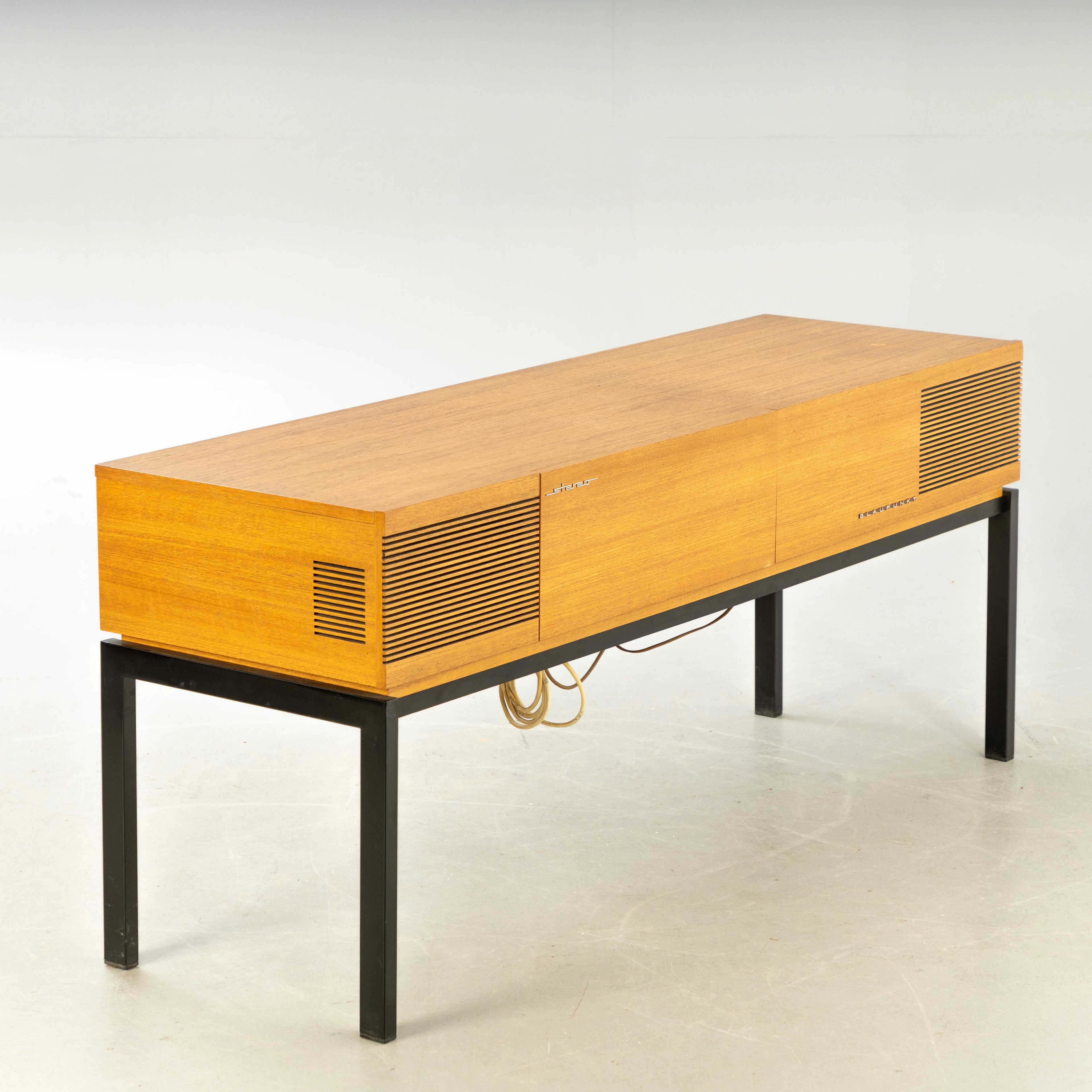 BLAUPUNKT. Musik-Sideboard 'Arizona', 1960er Jahre.