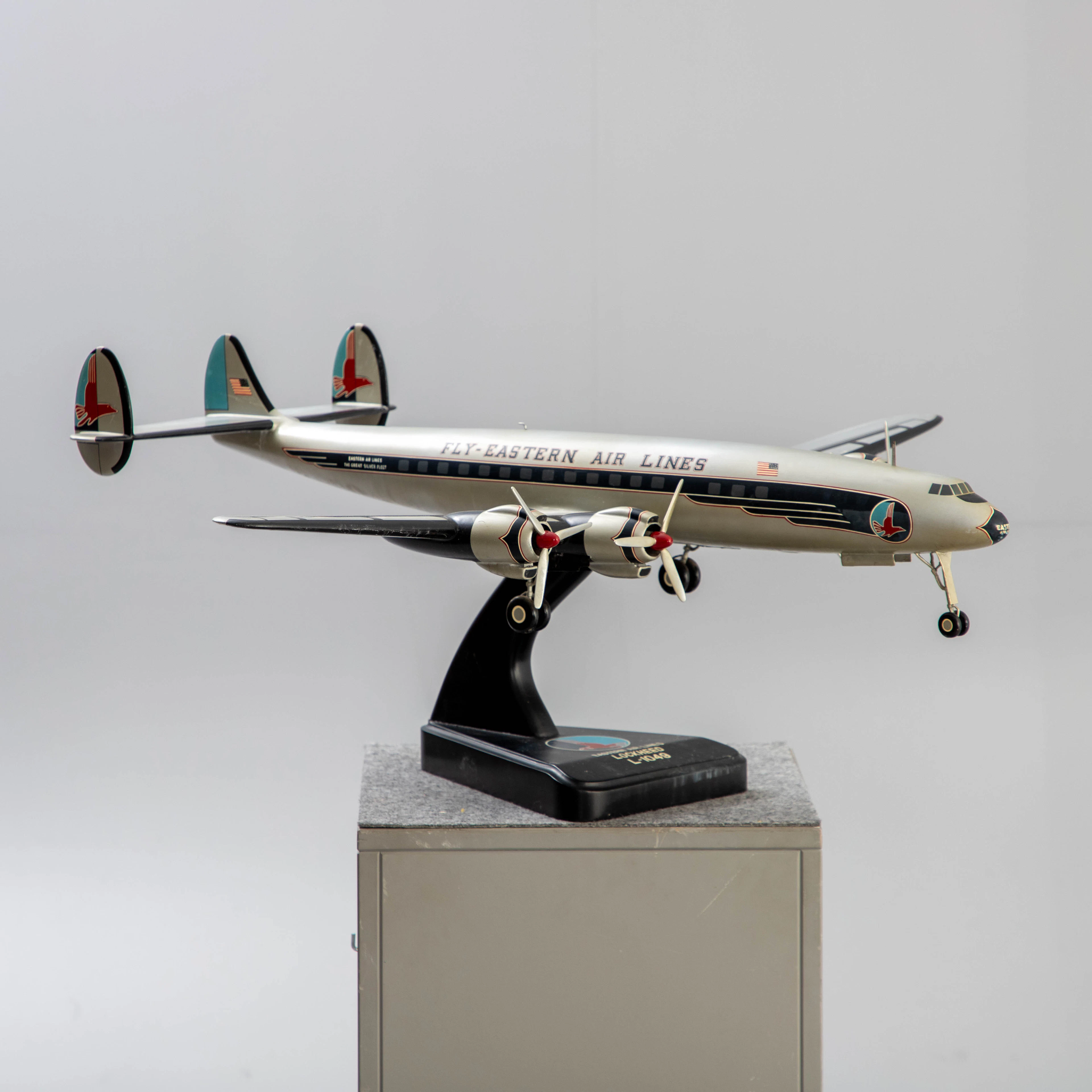 Großes Standflugzeug: Eastern Air Lines Lockheed L-1049.