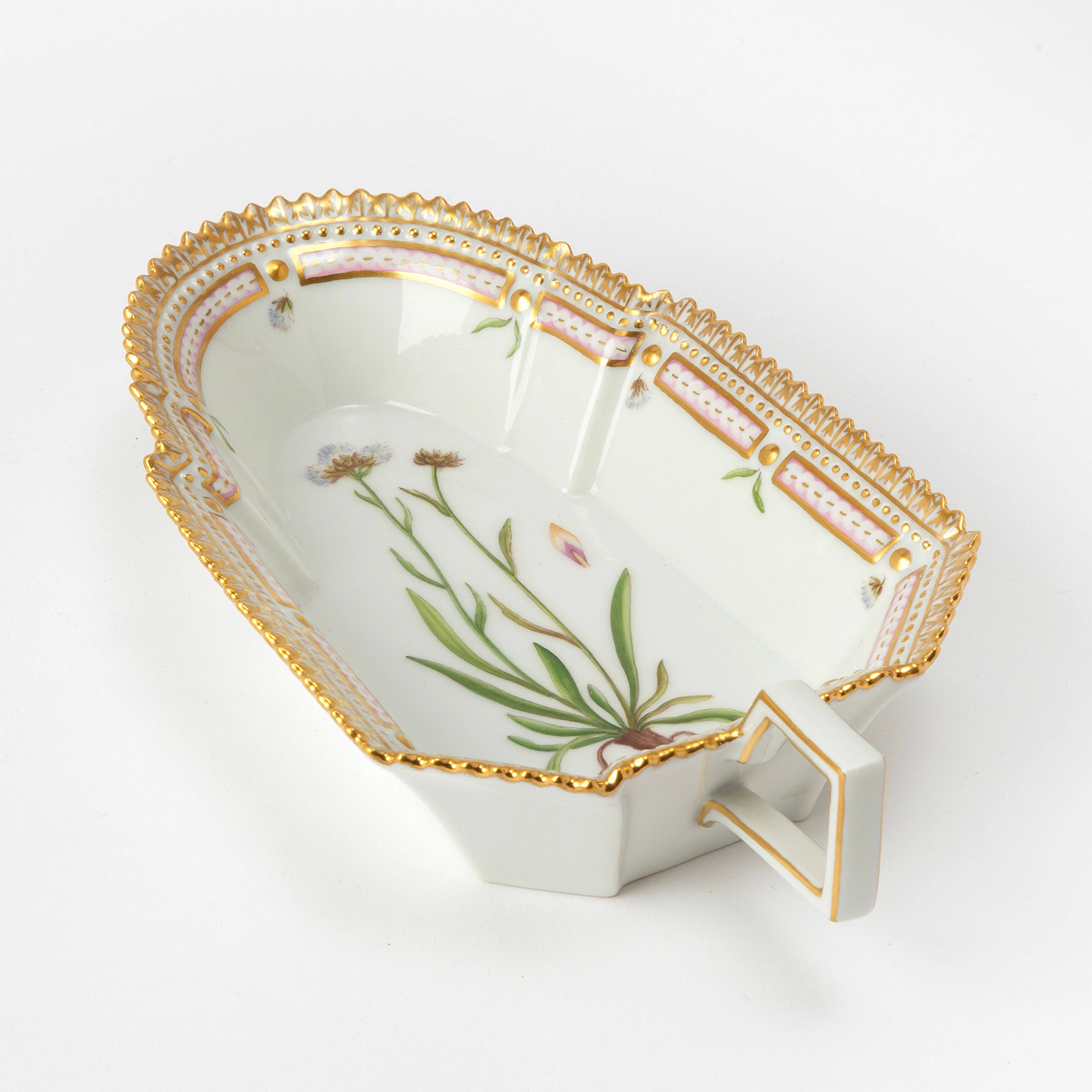 ROYAL COPENHAGEN, "Flora Danica", saladière, modellnr 3544, porslin