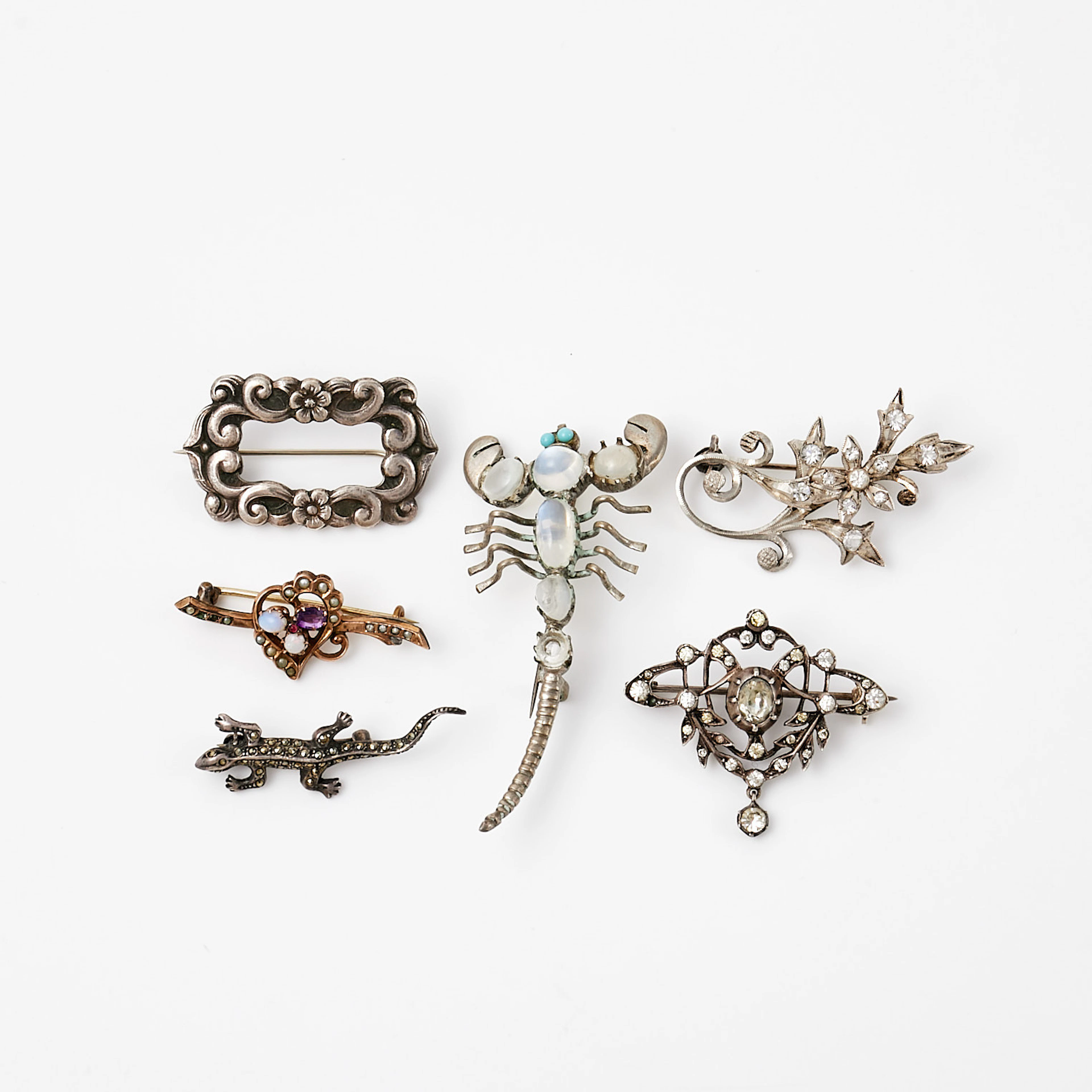 BROSCHER, 6 st, silver/förgylld metall, 1800-1900-tal, strass, markasiter
