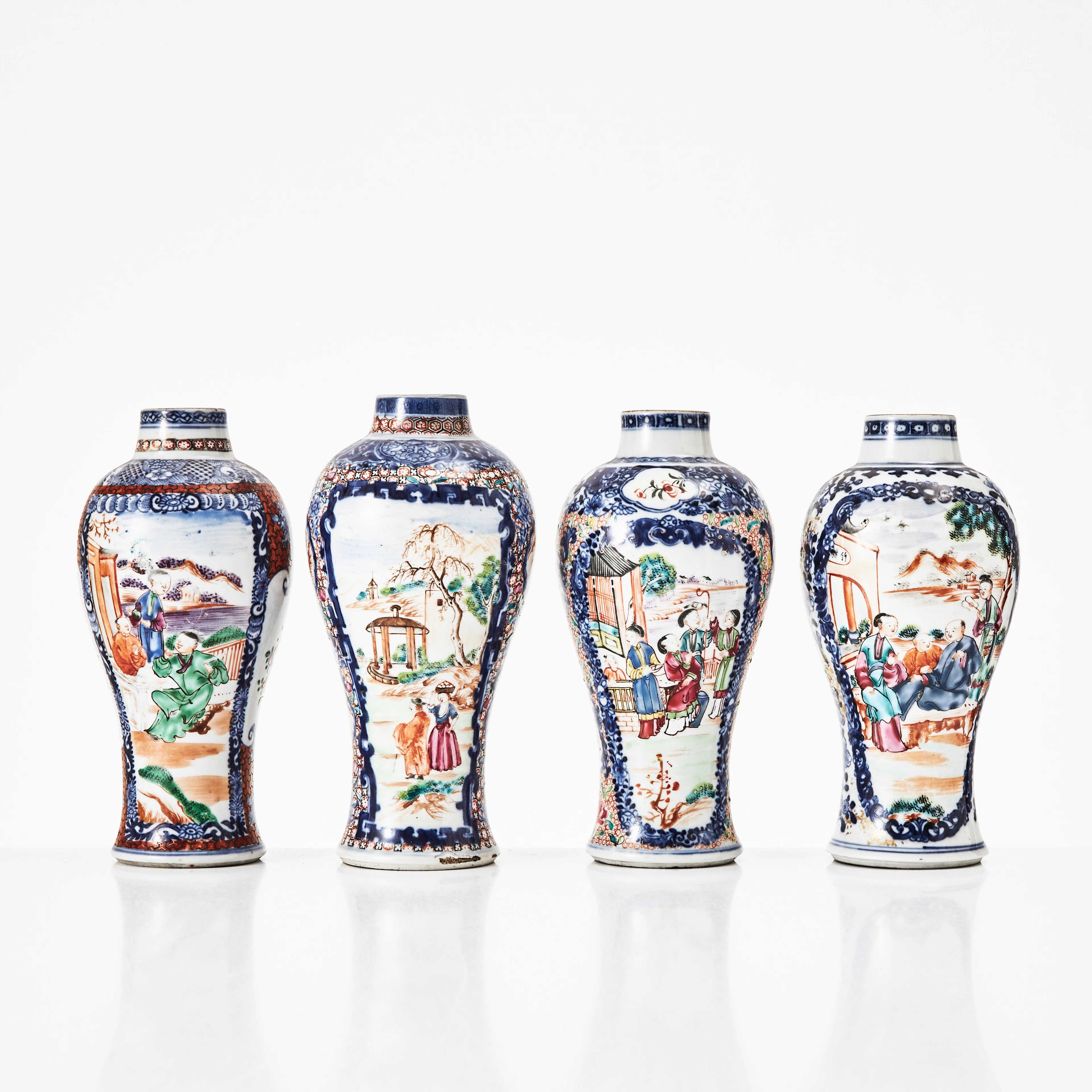 URNOR, 4 st., porslin, Kina, Qianlong (1736-1795), balusterformade