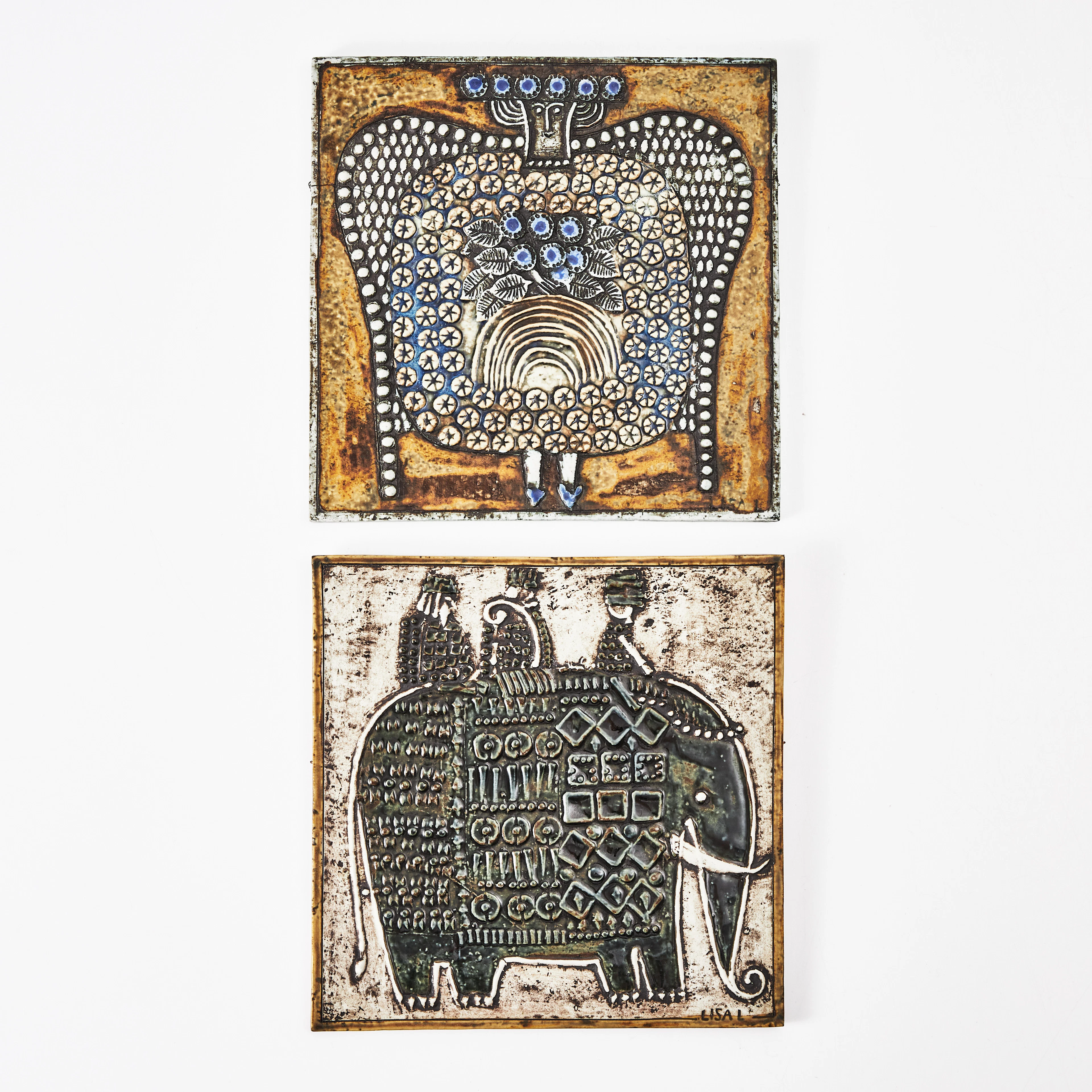 LISA LARSON. Väggplaketter, 2 st, elefant och dam, stengods, Gustavsberg.