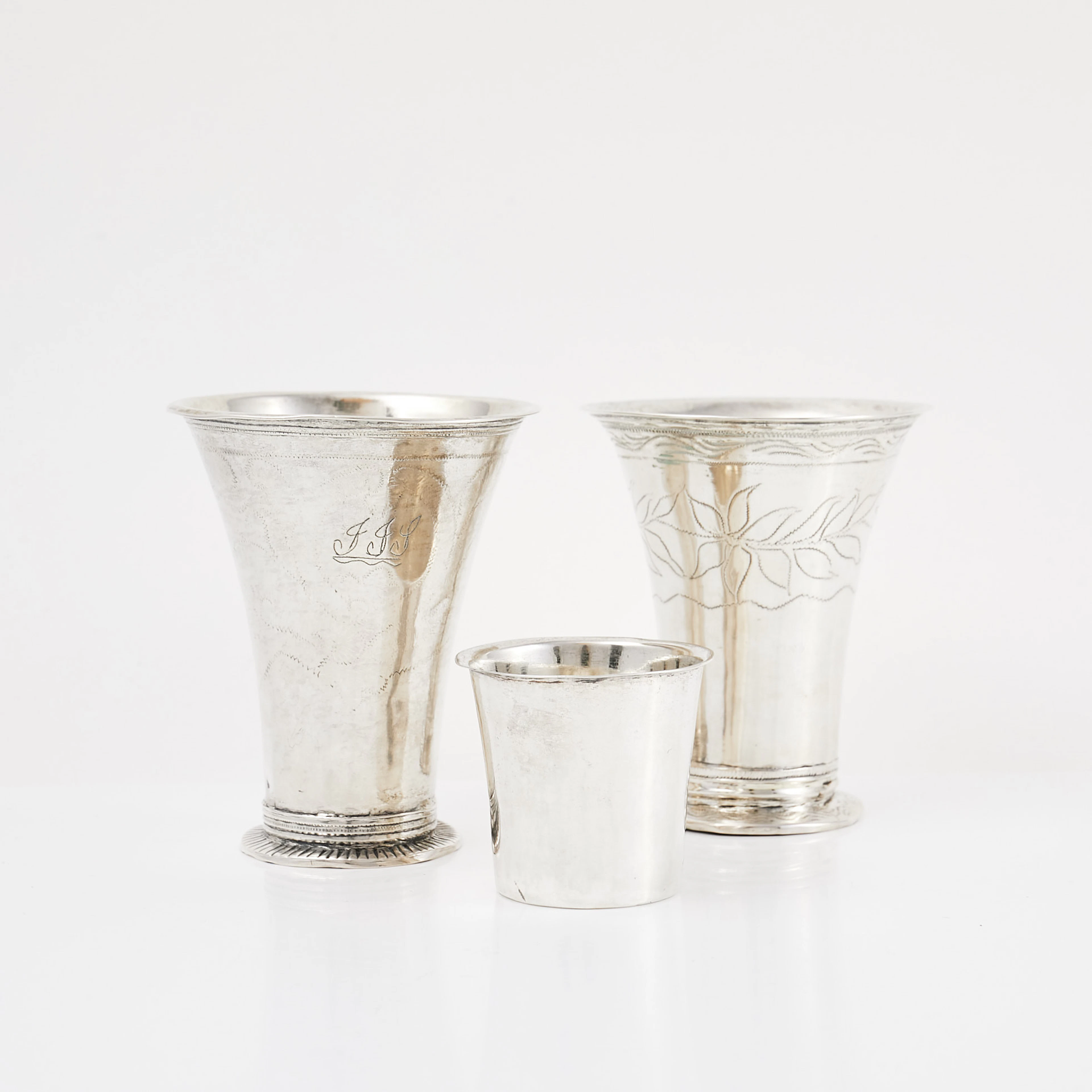 BÄGARE, 3 st, silver, ciselerad floral dekor, bl.a. Carl Fredrik Seseman