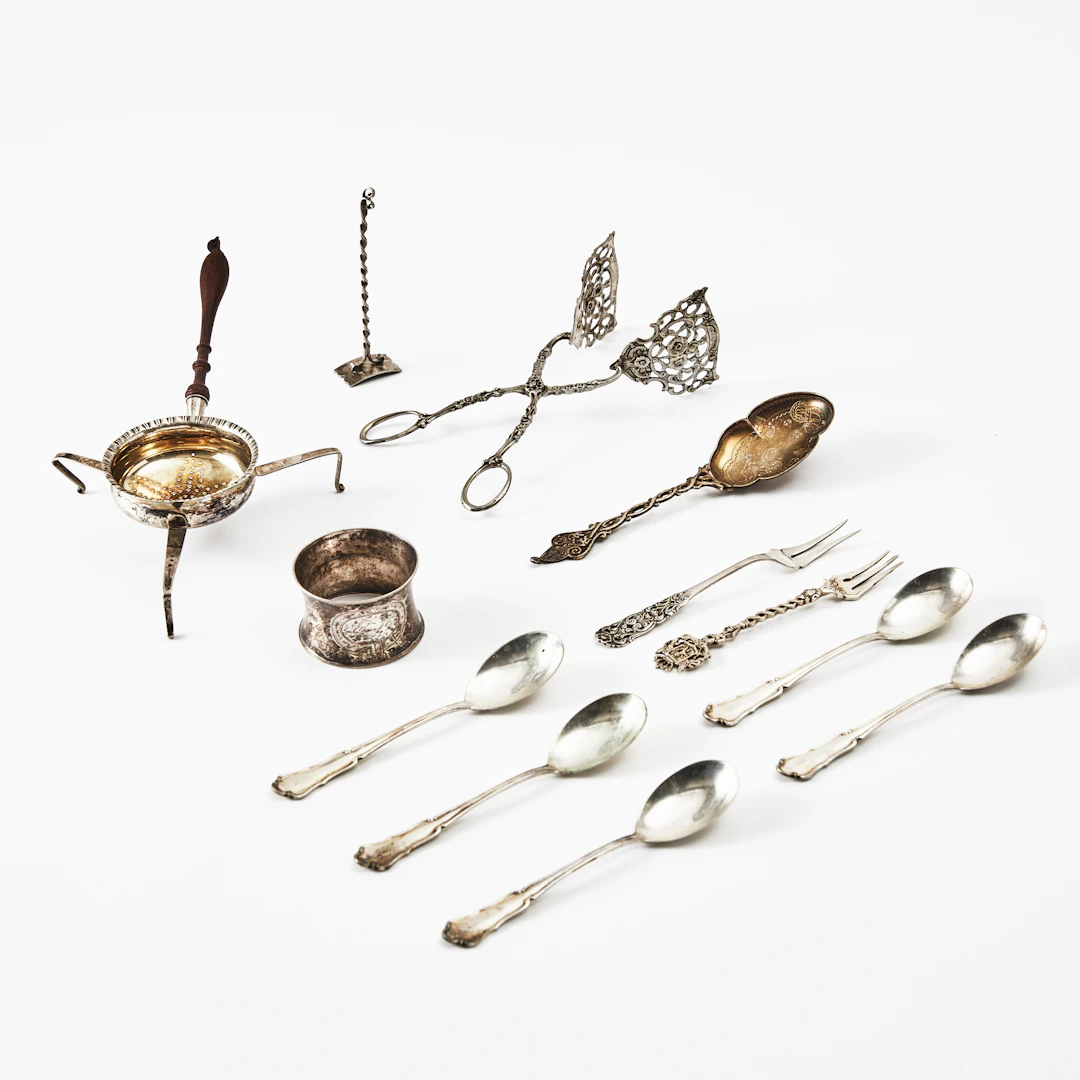 BESTICKSDELAR, TESPINDEL, 18/1900-tal, silver och silver 800.