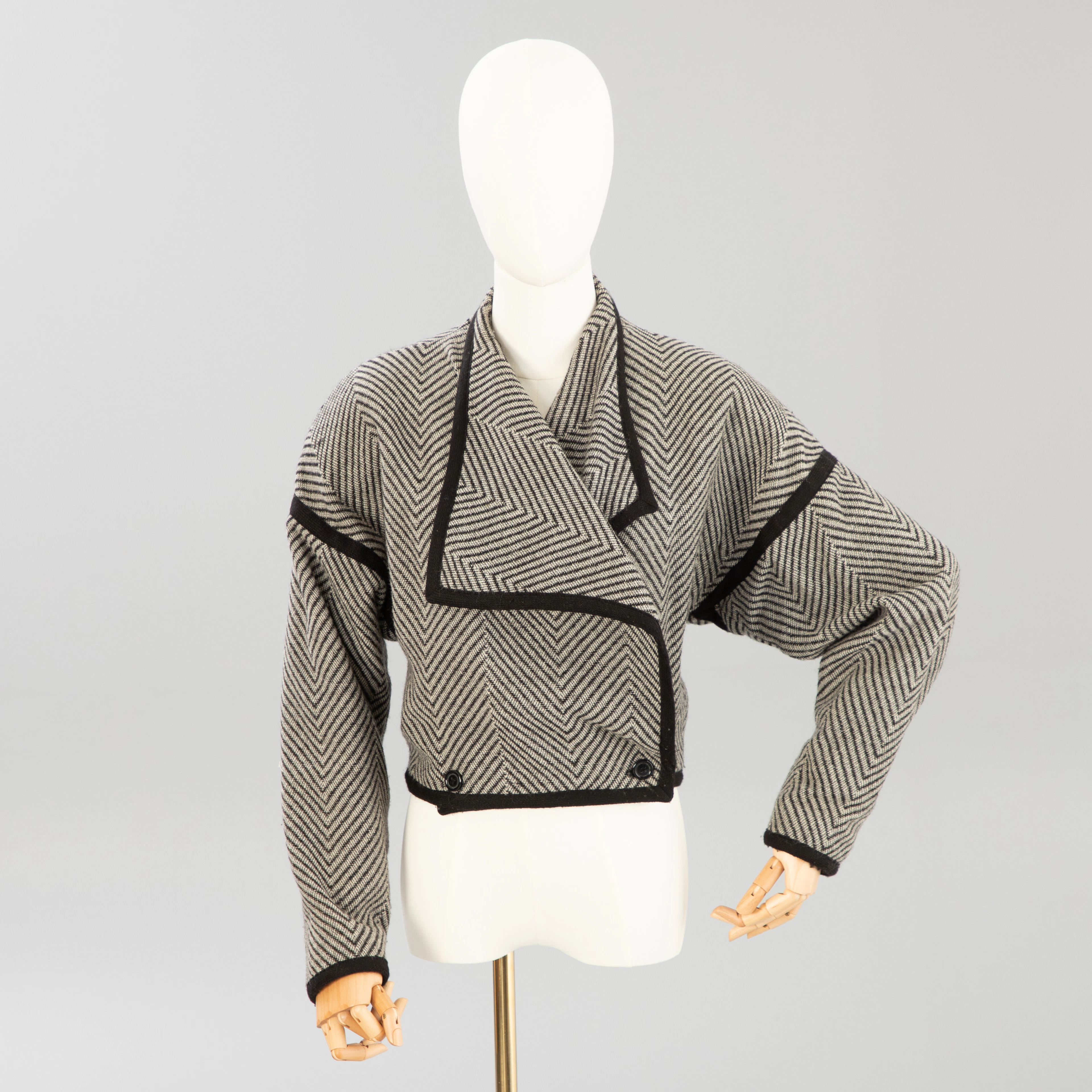 EMANUEL UNGARO. Jackenblazer / Kurze Jacke in Wolle.
