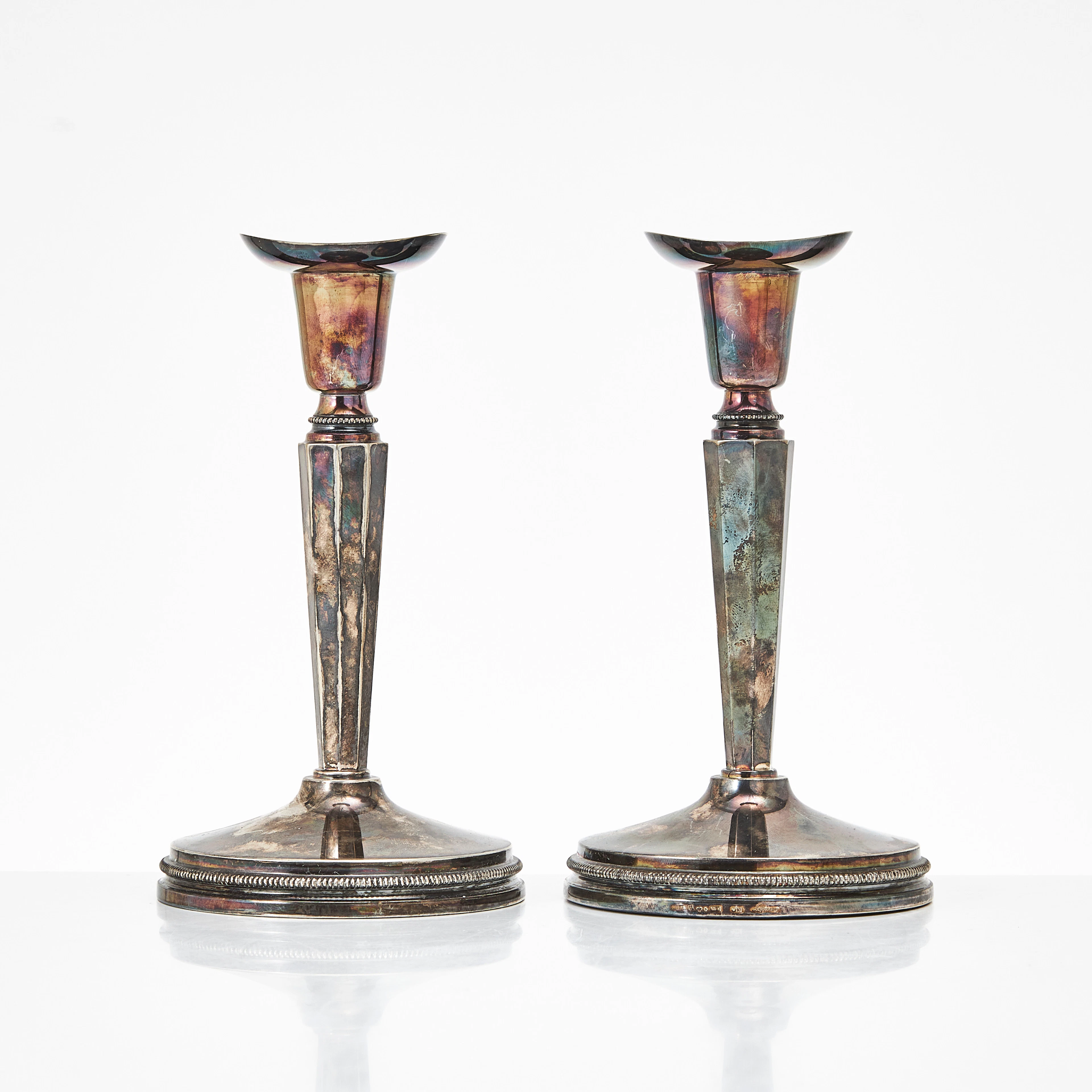 ERIC LÖFMAN. Ljusstakar, ett par, silver, MGAB, Uppsala, 1978, fasetterat