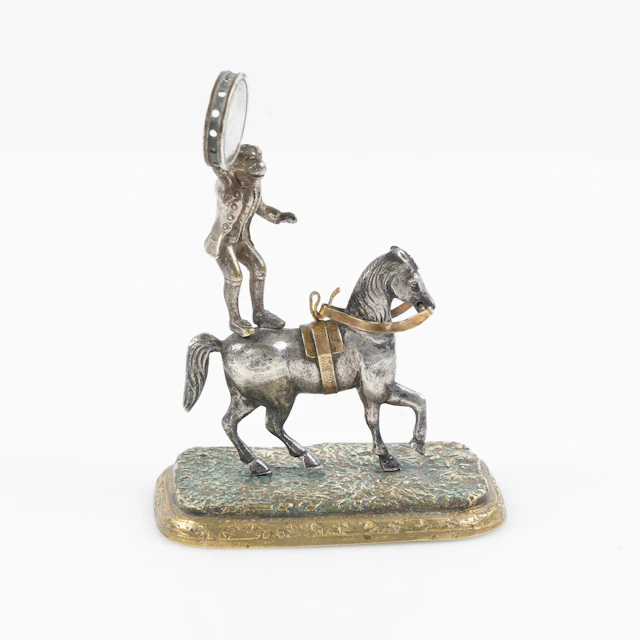 SKULPTUR, försilvrad mässing. Sekelskiftet 1900.