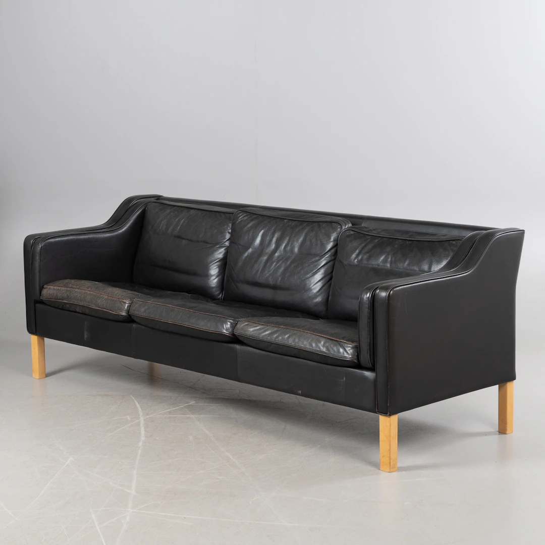 MOGENS HANSEN. Soffa, 3-sits, modell 195, svart läderklädsel.