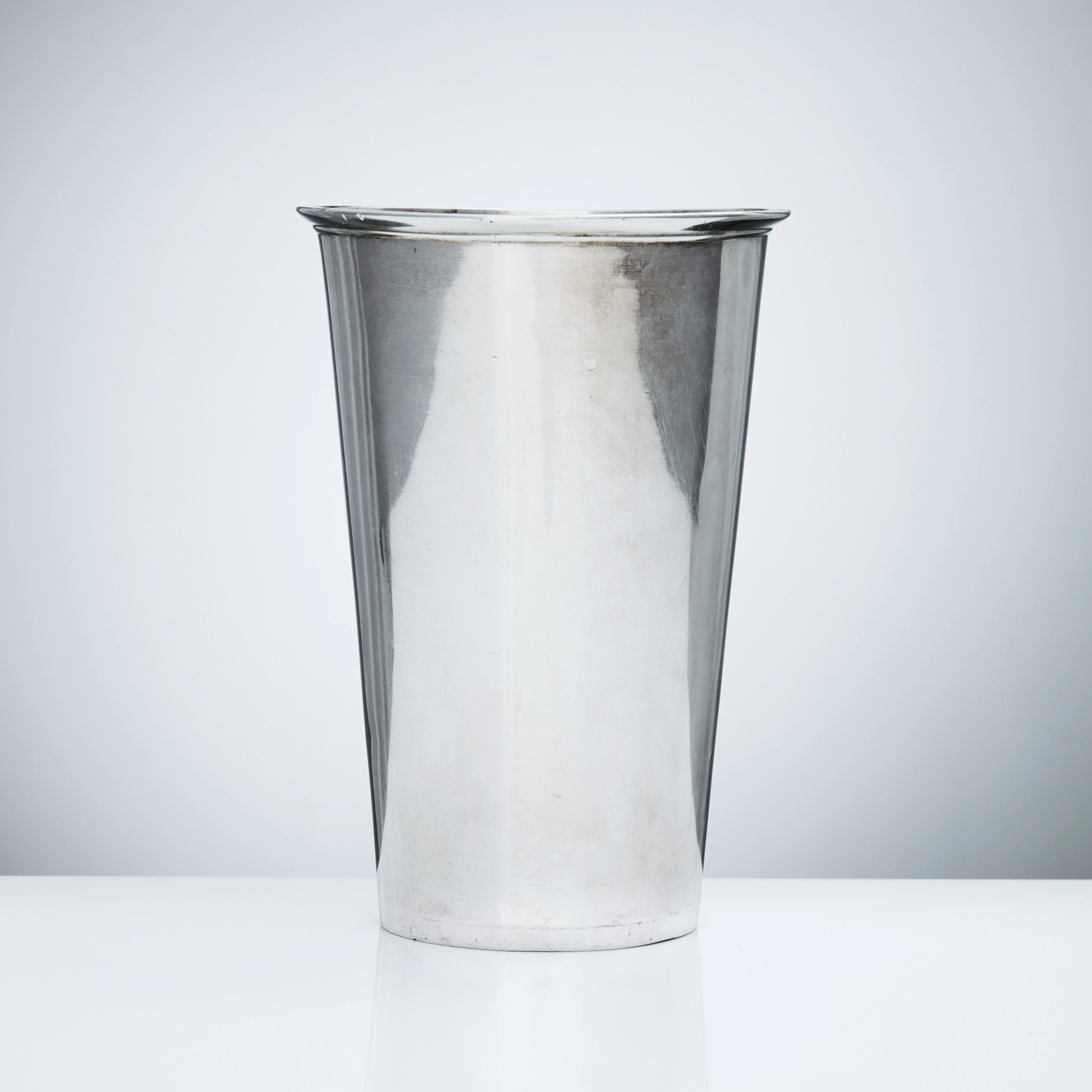 JOHAN NÜTZEL. Bägare, silver, Stockholm 1695. Karolinsk.