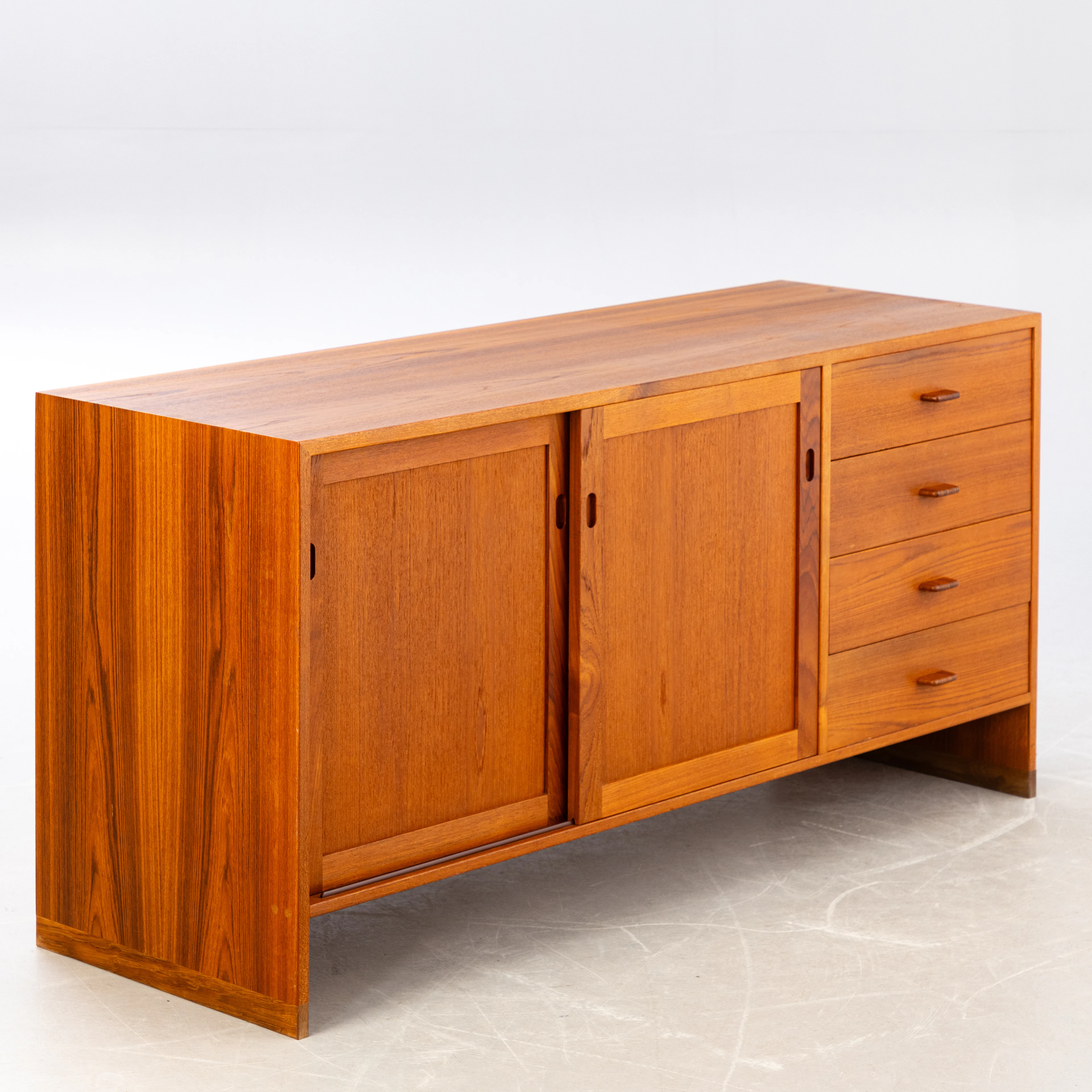 HANS J. WEGNER. Sideboard Modell RY-1 für Ry Møbler.
