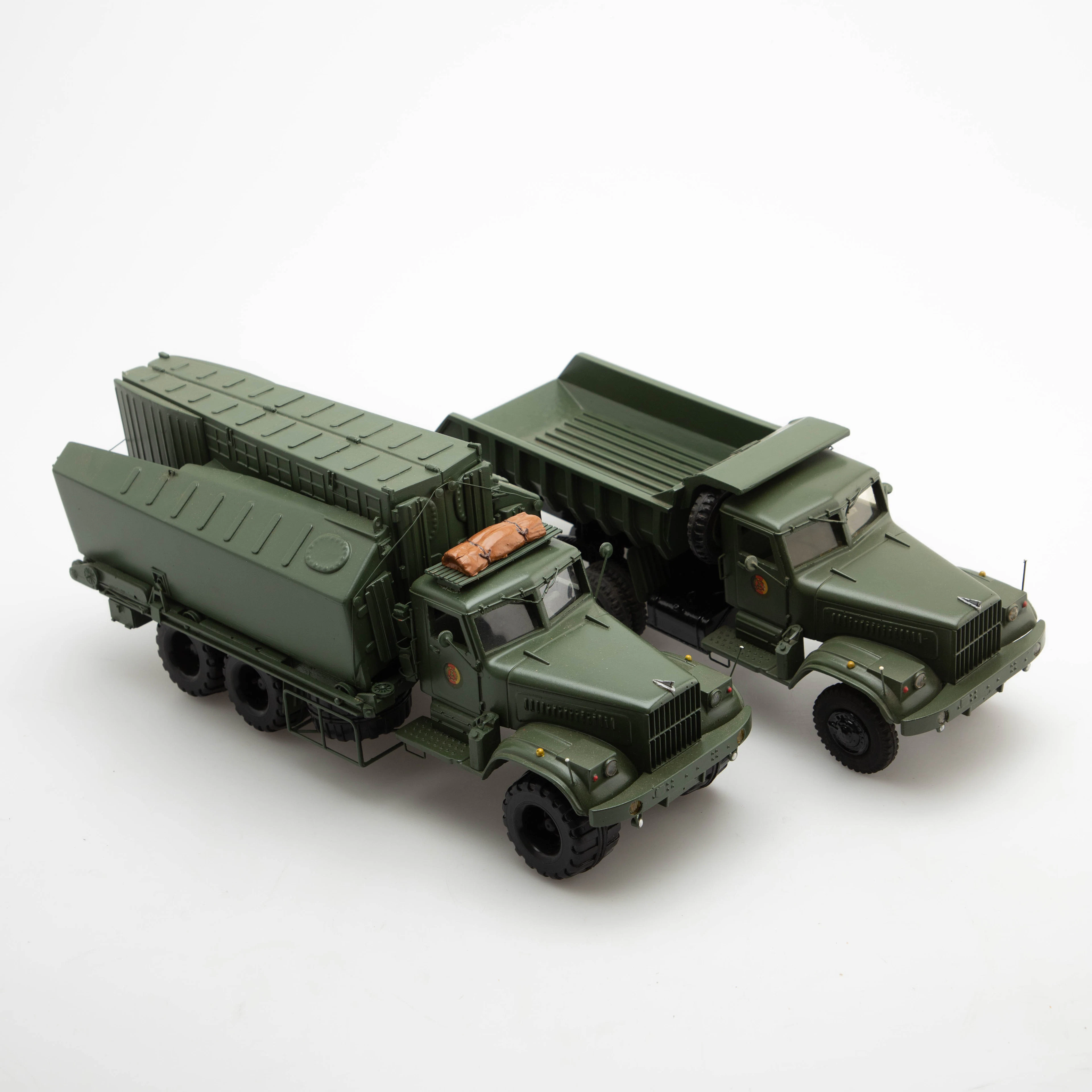Zwei Modelle, KRAZ 255, PMP Uferponton NVA und KRASZ 256B Wismut Kipper