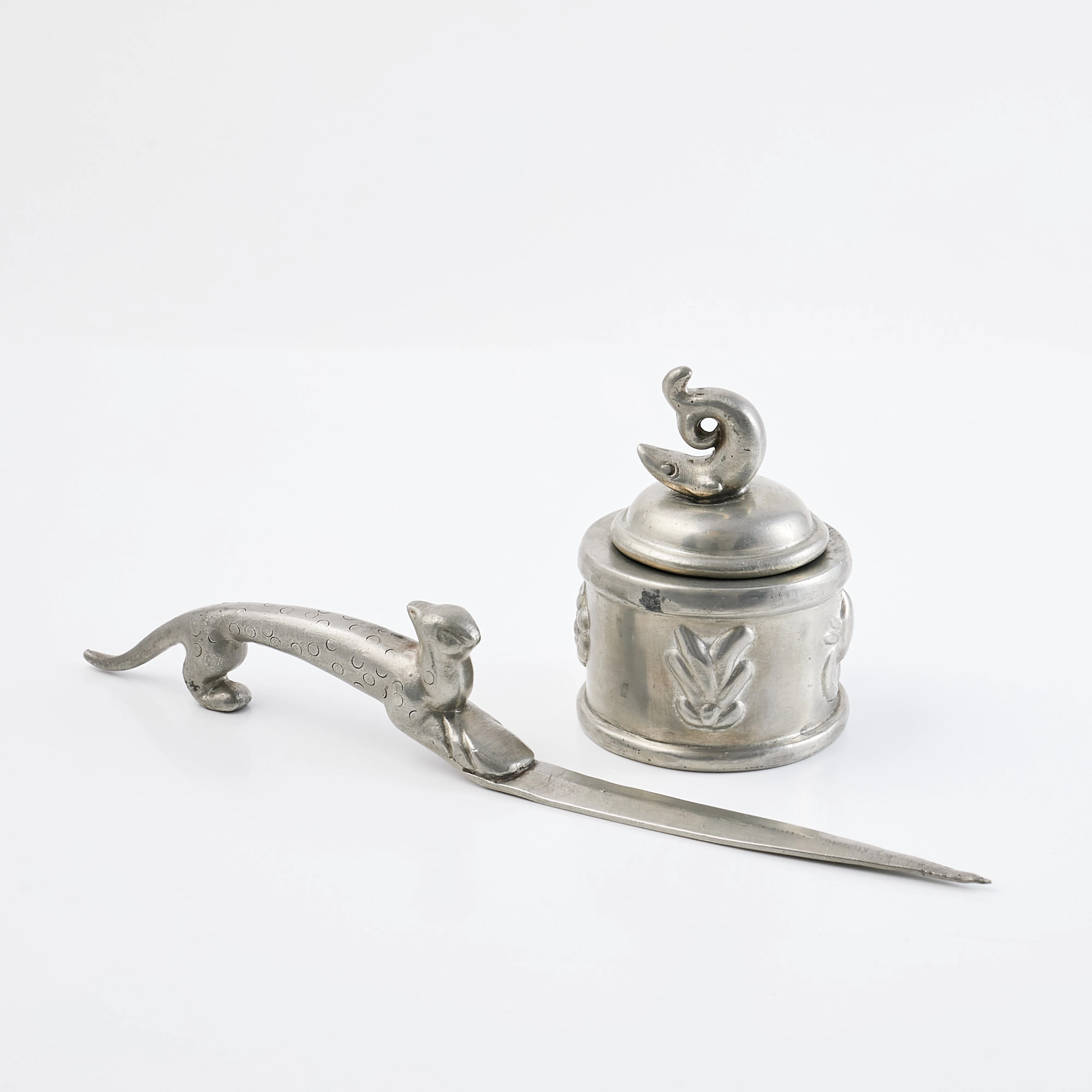 FIRMA SVENSKT TENN. 2 dlr, brevkniv, Nils Fougstedt, modell 20, bläckhorn