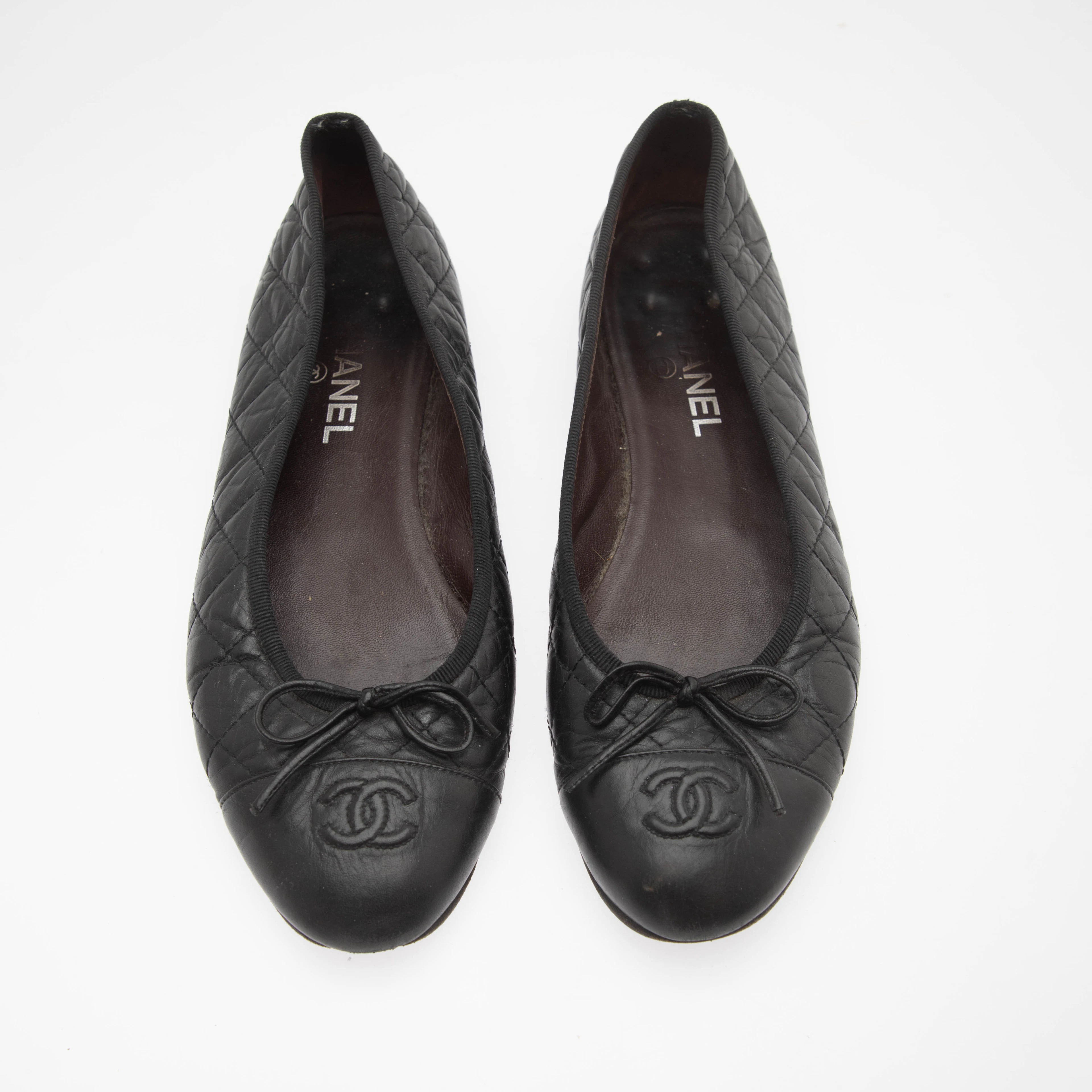CHANEL. Ballerinas, schwarzes Leder, 41.