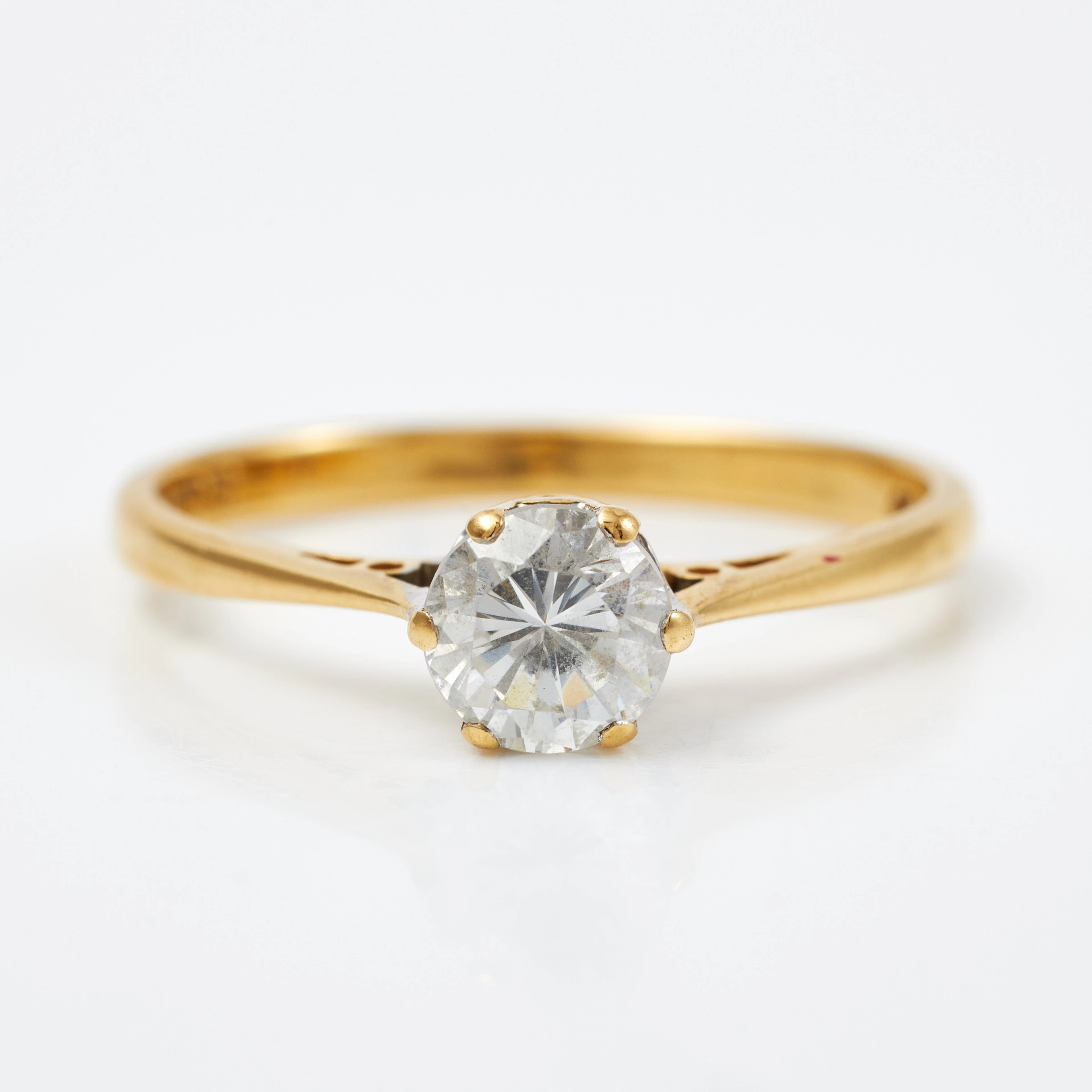 RING, 18 k guld, Kubik Zirkon, Engelska Stämplar.