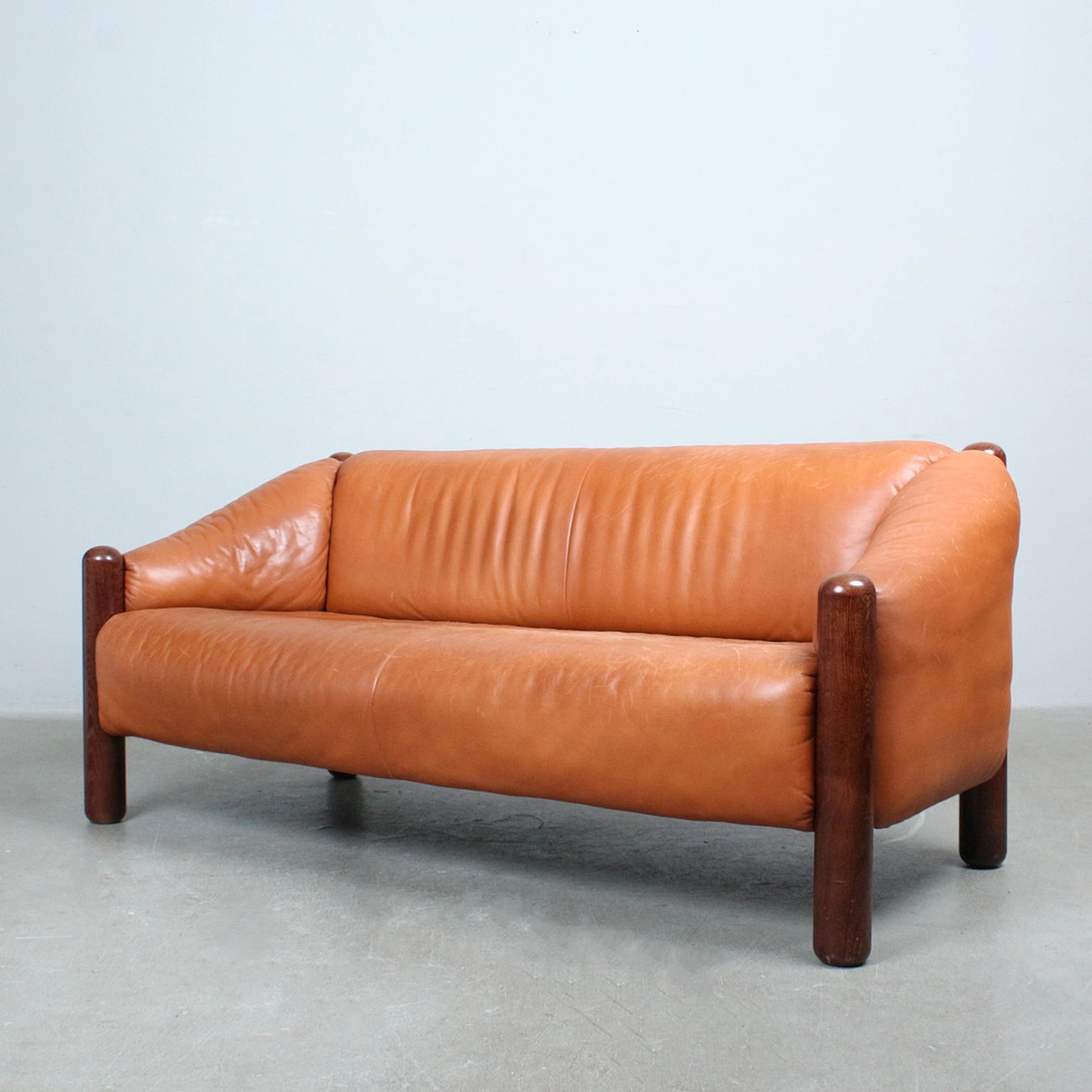 DE SEDE. Dreisitzer, Modell '' DS-27 B '' , Leder, 1980er, seltenes Exemplar.