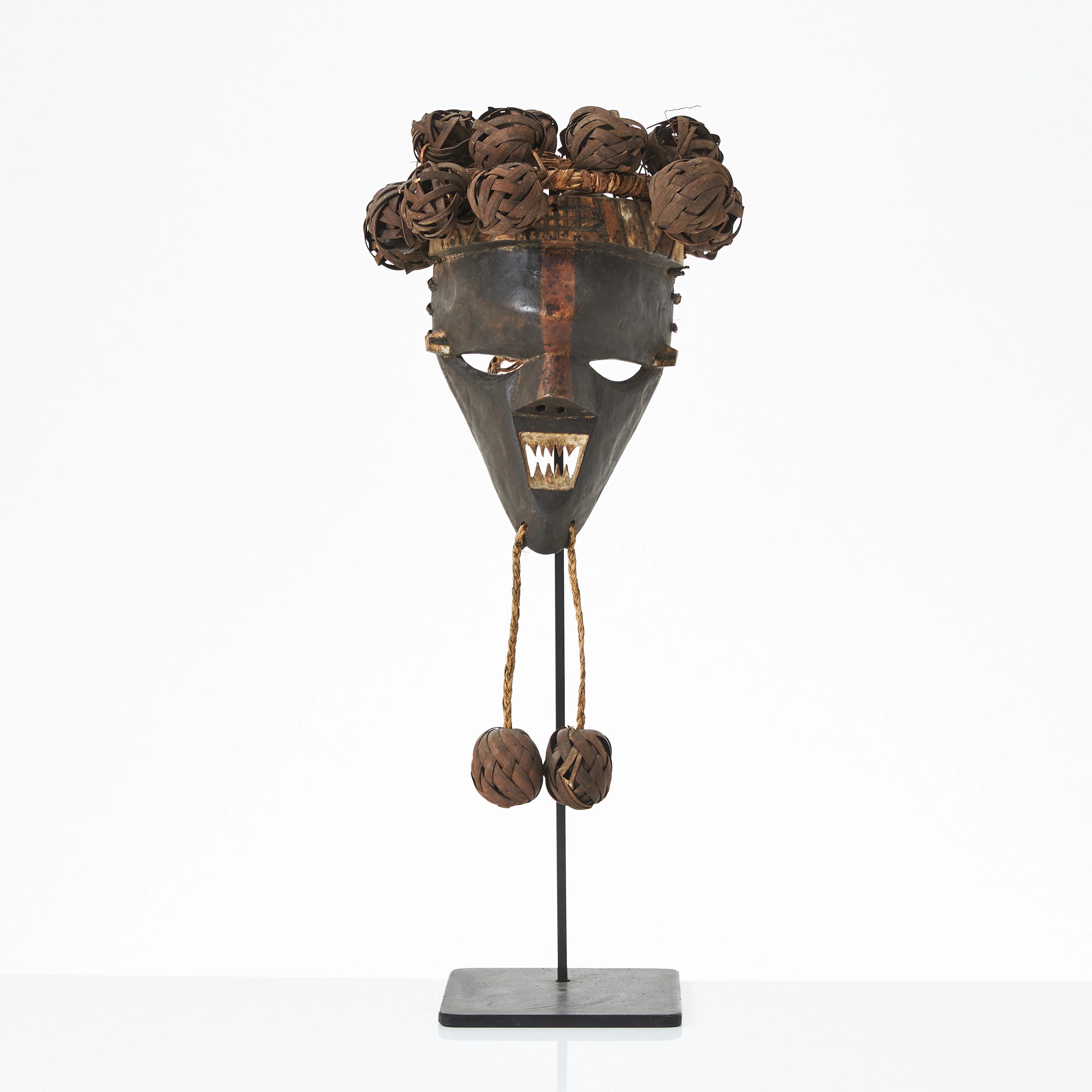 SALAMPASU MULANDWA MASK, Demokratiska republiken Kongo, skuret trä