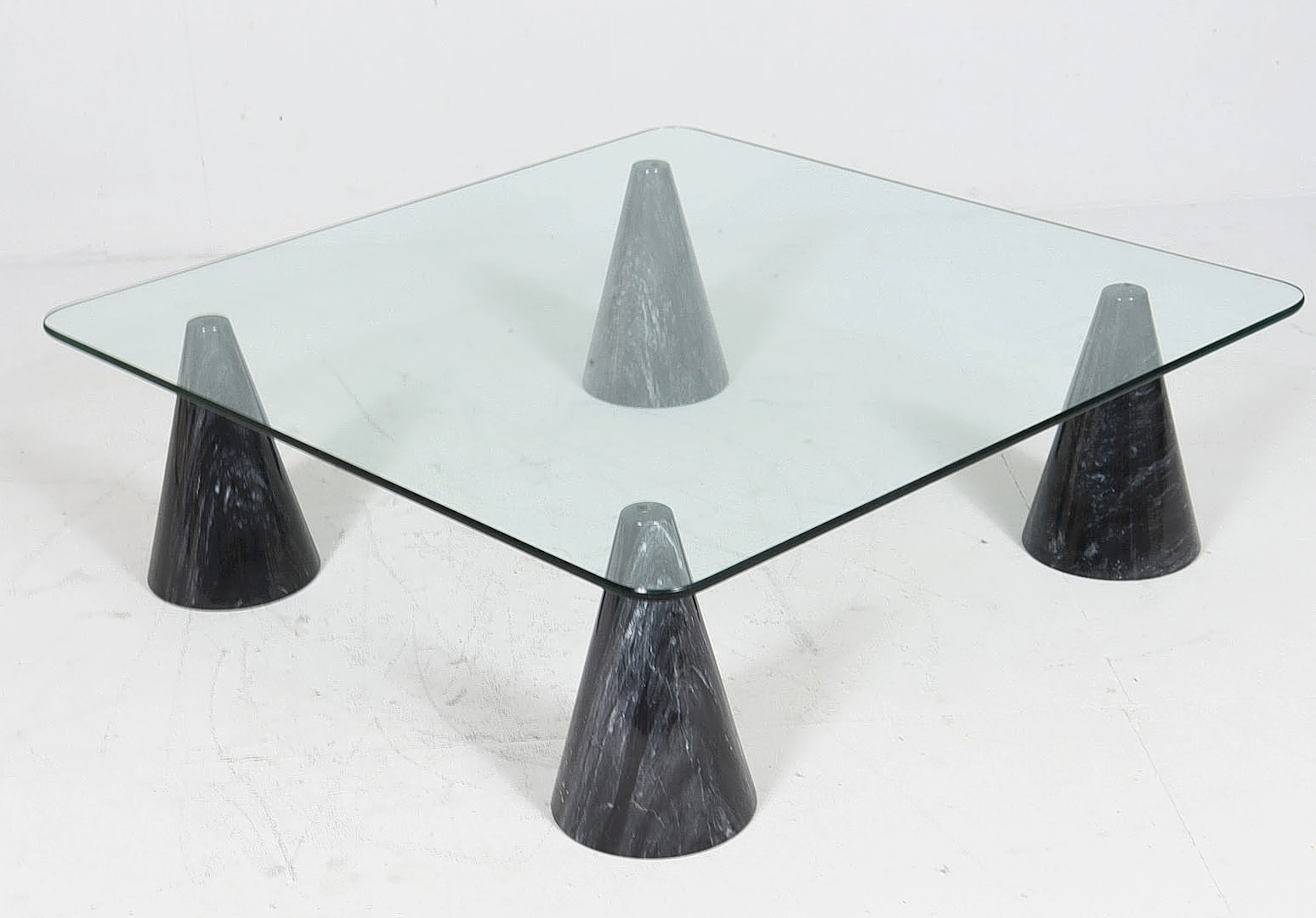 Coffee Table/Couchtisch, Marmor, Italien, 1980er Jahre.