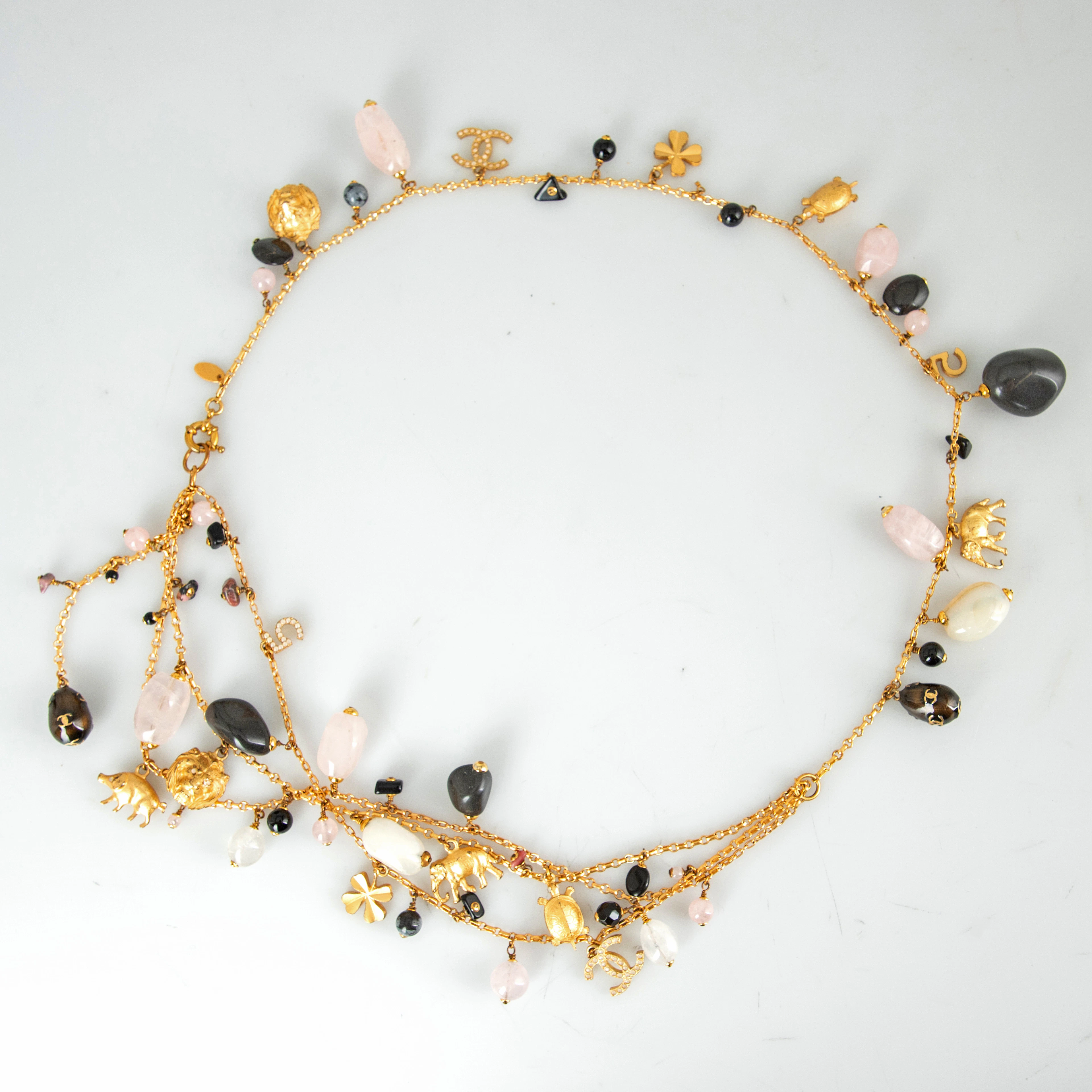 Chanel 01A 2001 Herbst Multi Charms Gürtel/Halskette.