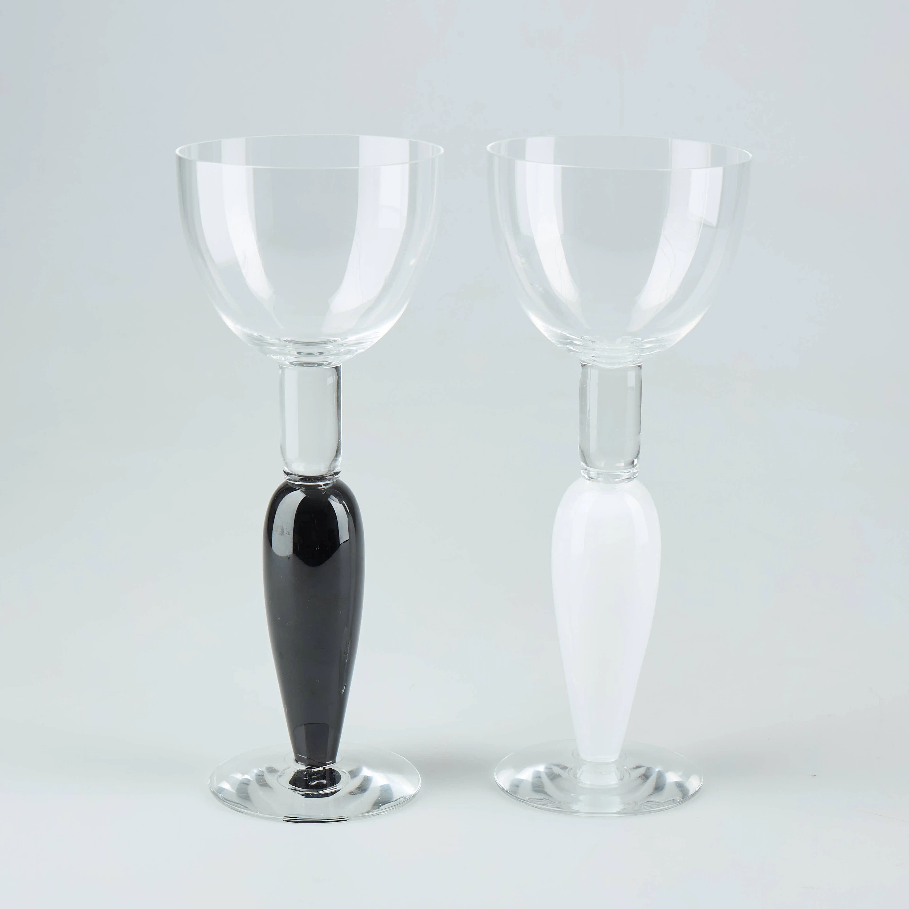 BRITA FLANDER. Glas på fot, 2 st, "Naiset", Marimekko, JL-Lasi, Riihimäki