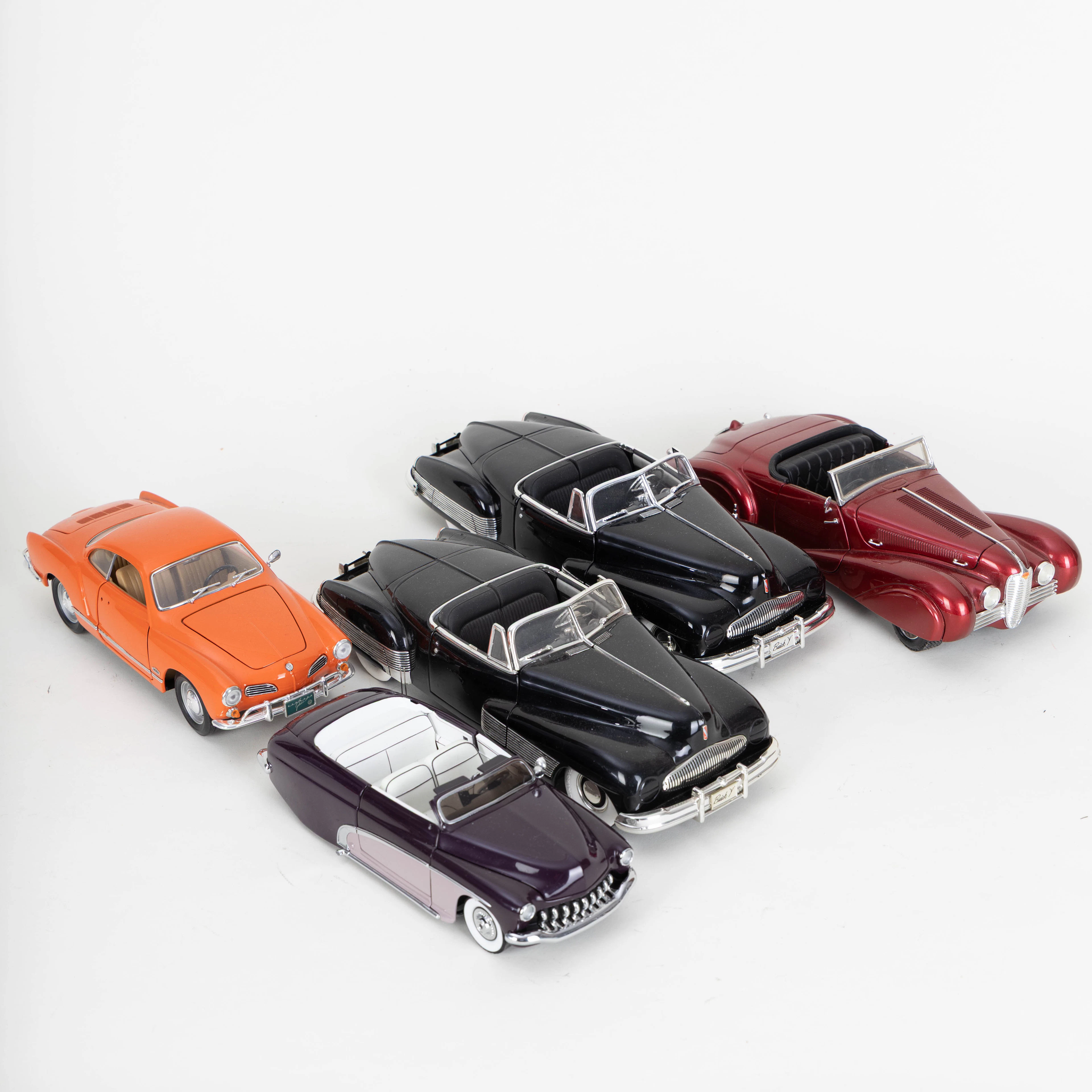 Konvolut von fünf Modellautos 1/18: u.a. Guiloy, Danbury Mint und Anson (5).