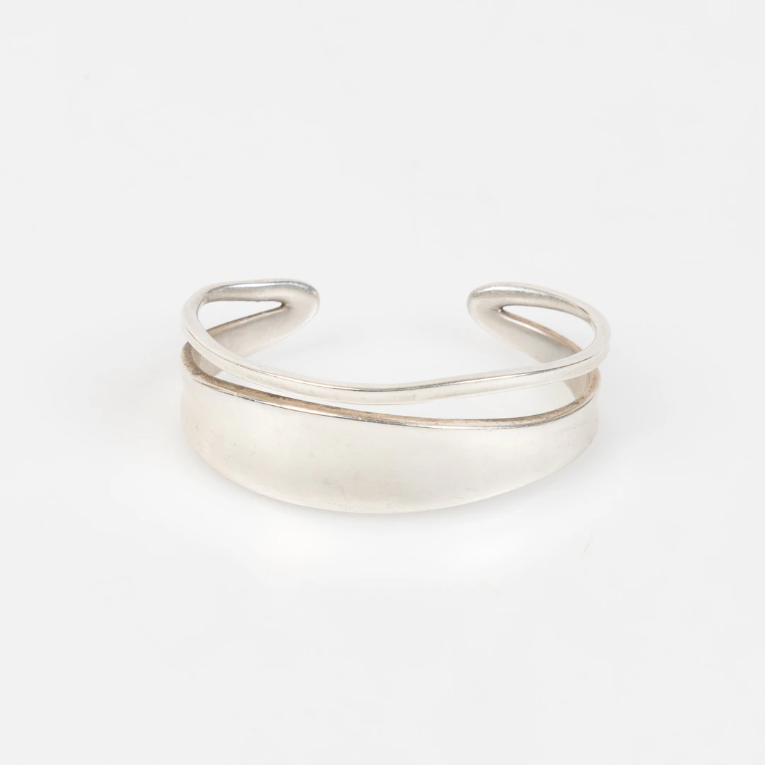 VIVIANNA TORUN BÜLOW-HÜBE. Armring, "Marcia" no 618 A, silver, Georg Jensen.