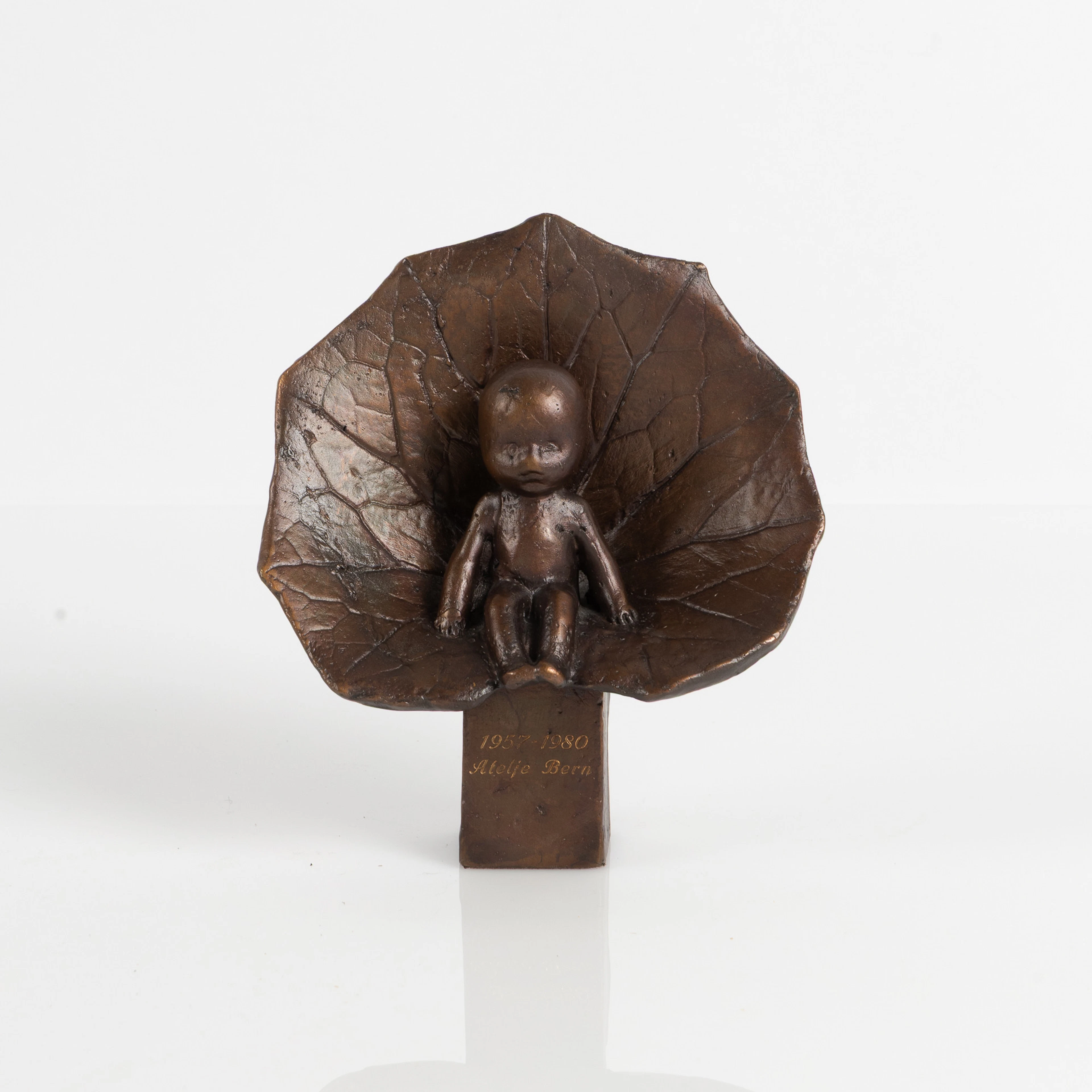 LISA LARSON. Skulptur, "Tummelisa", brons, Galleri Scandia, 1978.