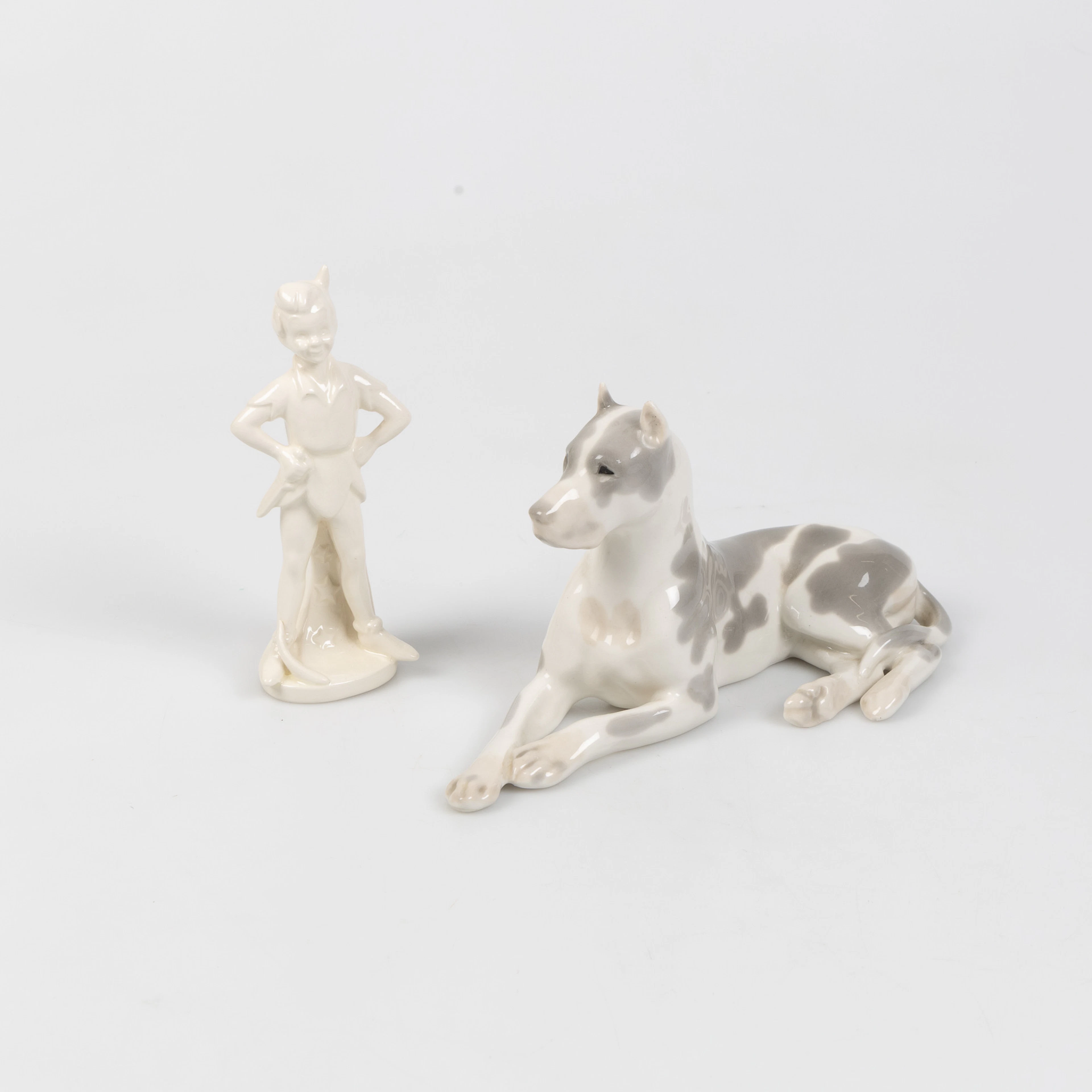 FIGURINER, 2 stycken, hund samt Peter Pan, Lomonosov USSR och Goebel