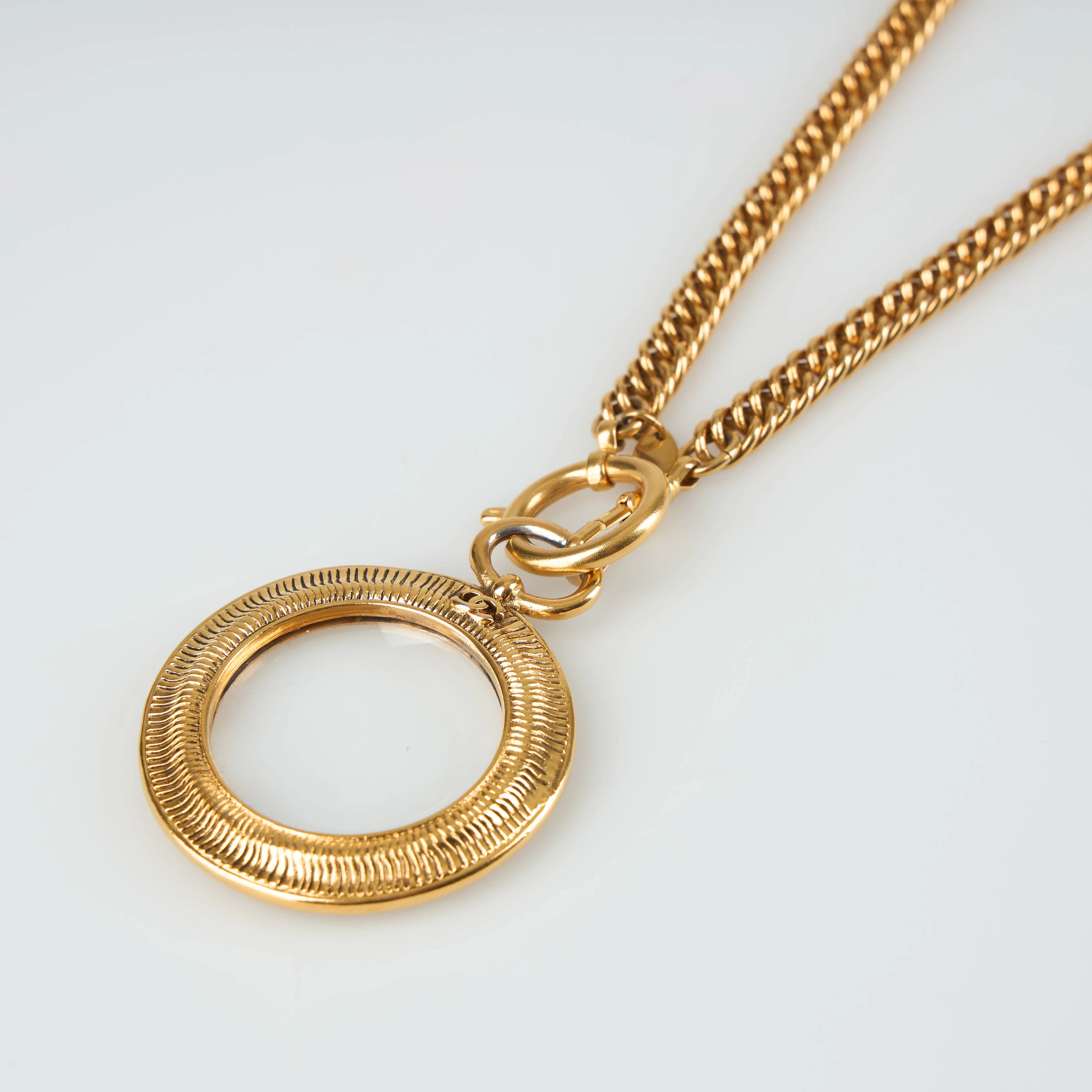 CHANEL, Halsband, förstoringsglas.