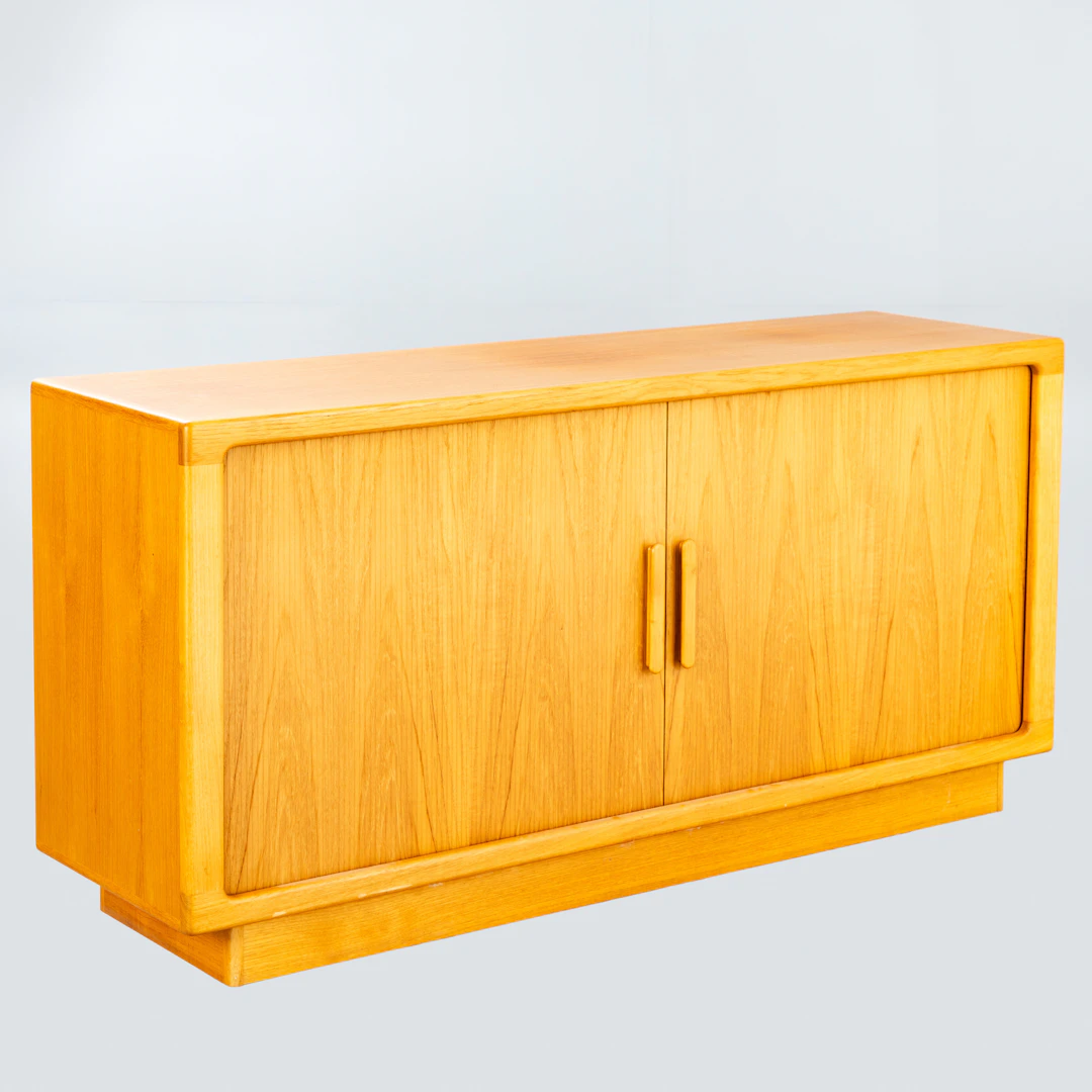 Dyrlund, Sideboard mit Jalousietüren, Teak, Dänemark.